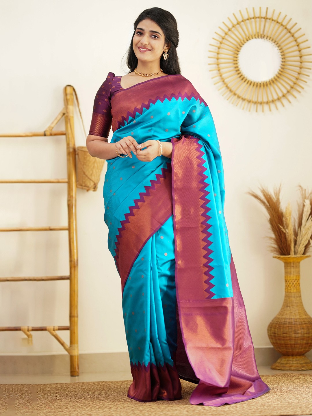 

DIVASTRI Ethnic Motifs Zari Woven Design Pure Silk Kanjeevaram Saree, Blue