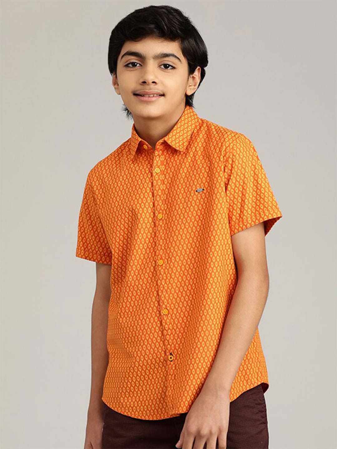 

Indian Terrain Boys Geometric Spread Collar Cotton Linen Casual Shirt, Orange