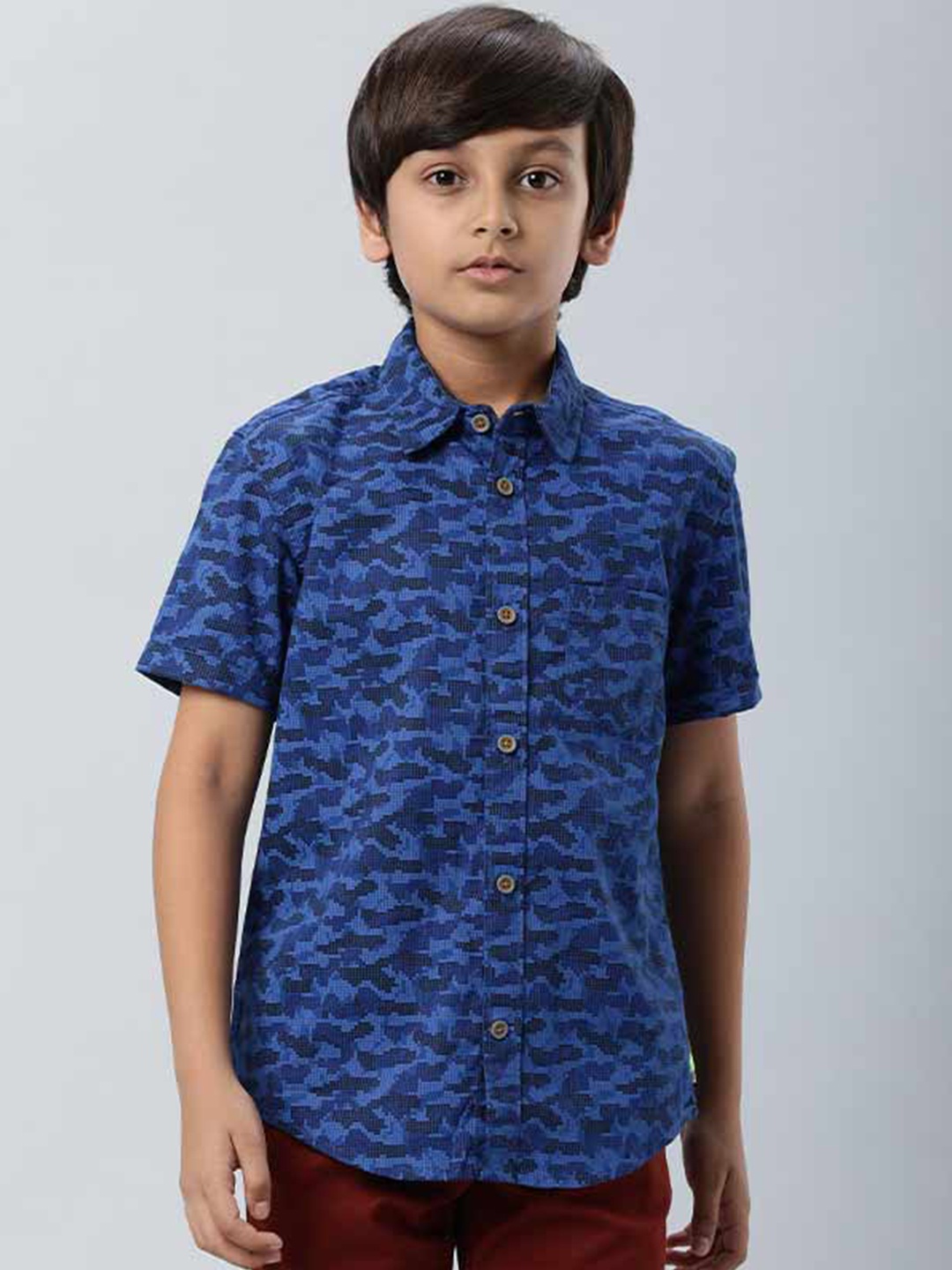 

Indian Terrain Boys camouflage Spread Collar Cotton Casual Shirt, Navy blue