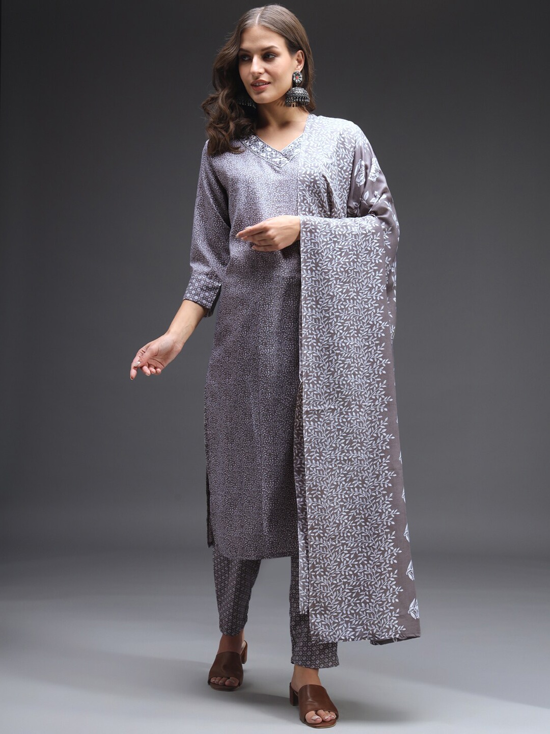 

HEEPOSH Floral Printed Regular Mirror Work Kurta with Trousers & With Dupatta, Grey
