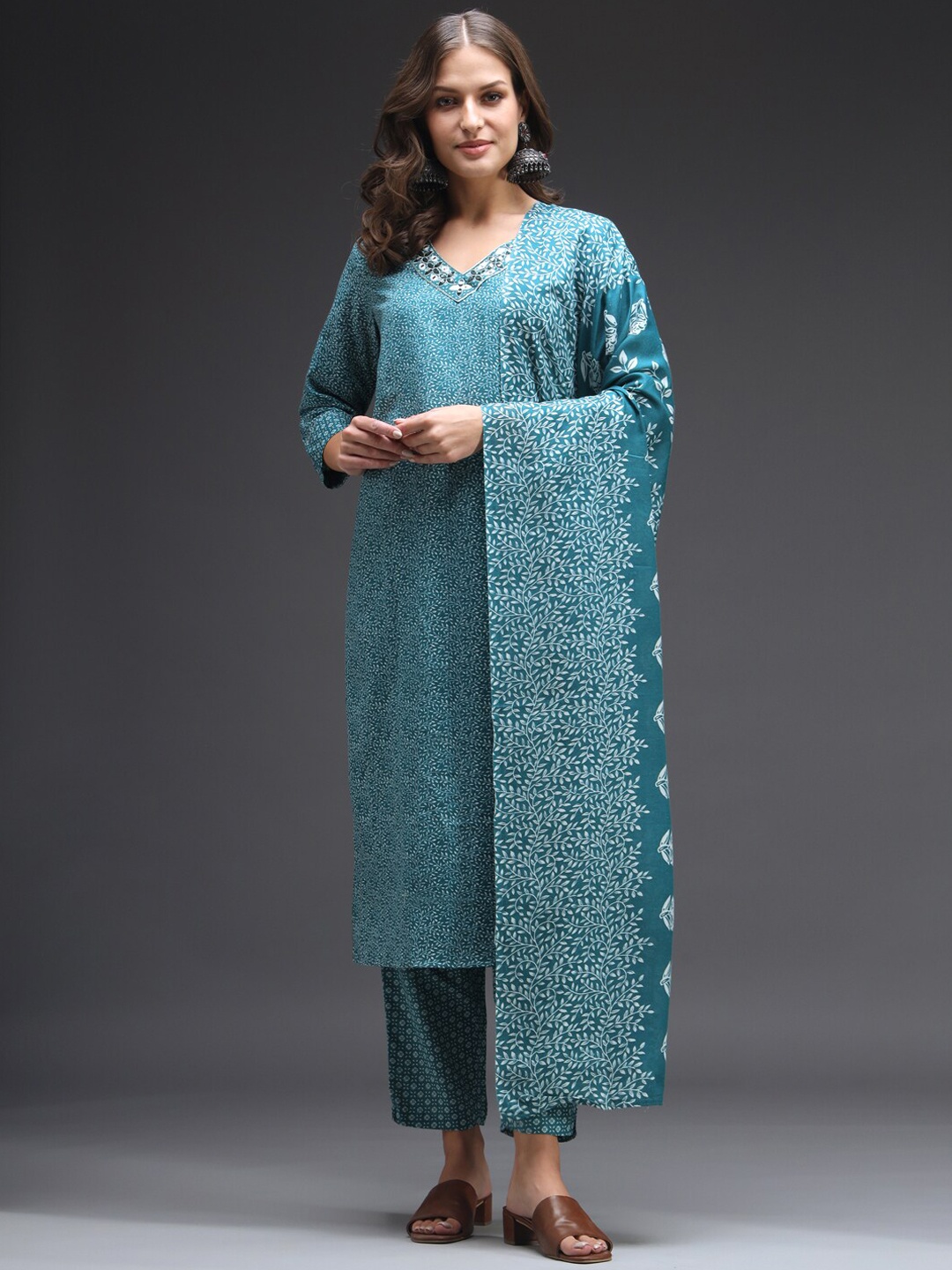 

HEEPOSH Printed Regular Mirror Work Kurta with Trousers & With Dupatta, Teal