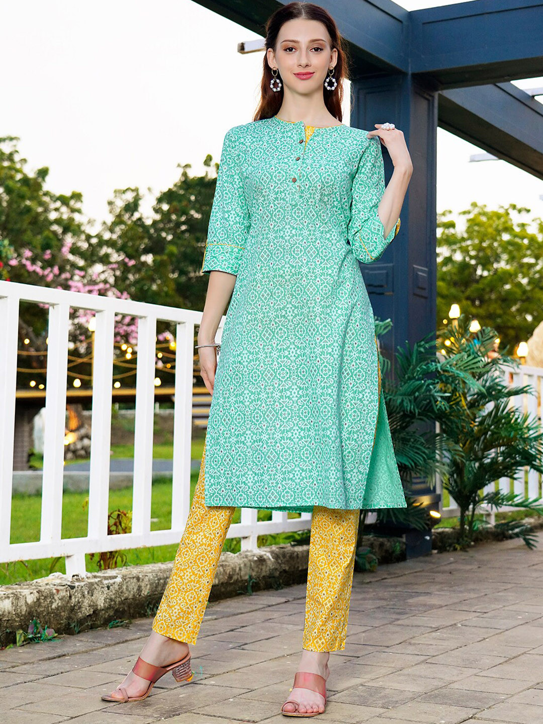 

Anouk Geometric Printed Regular Pure Cotton Round Neck Kurta With Trousers, Green