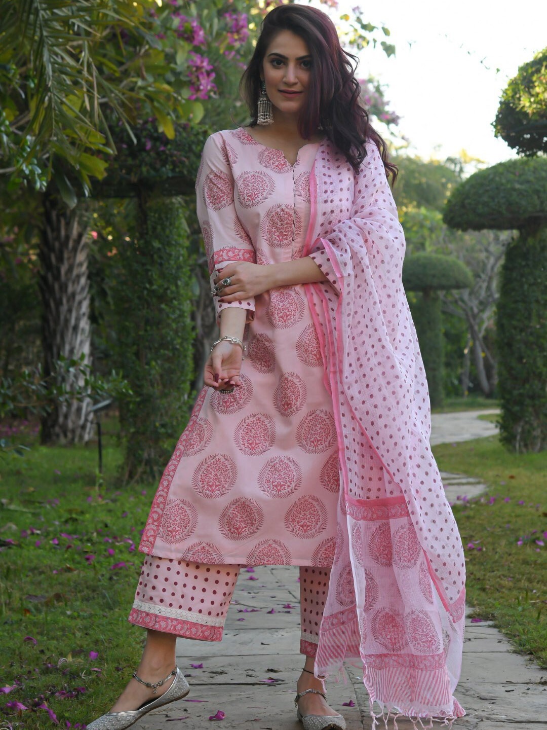 

ZEEPKART Ethnic Motifs Notched Neck Straight Kurta with Salwar & With Dupatta, Pink