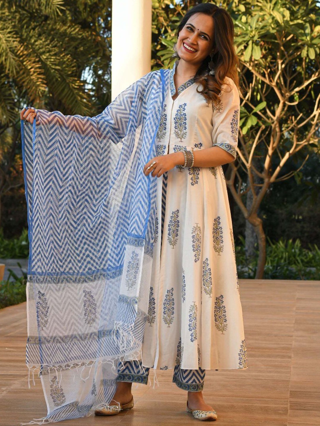 

ZEEPKART Ethnic Motifs Notched Neck Anarkali Kurta with Salwar & With Dupatta, White