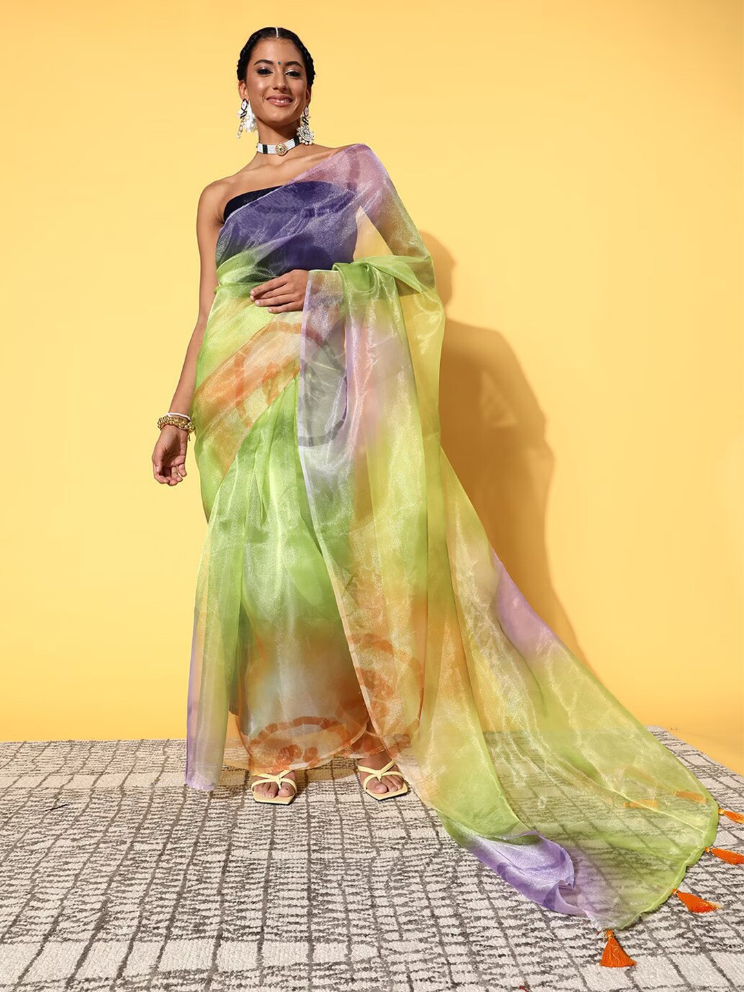 

KIMISHA Abstract Printed Organza Saree, Green