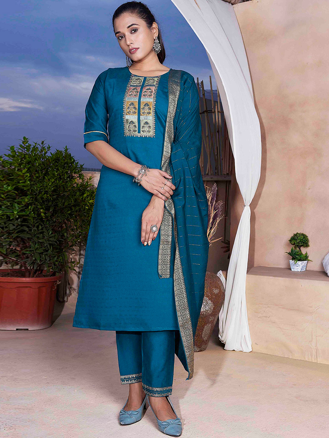 

Chandbaali Yoke Design Thread Work Pure Silk Straight Kurta with Trousers Dupatta, Blue