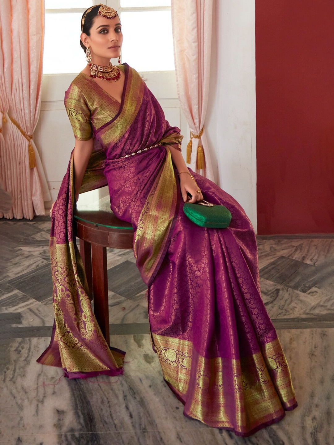 

NK Textiles Floral Silk Blend Kanjeevaram Saree, Pink