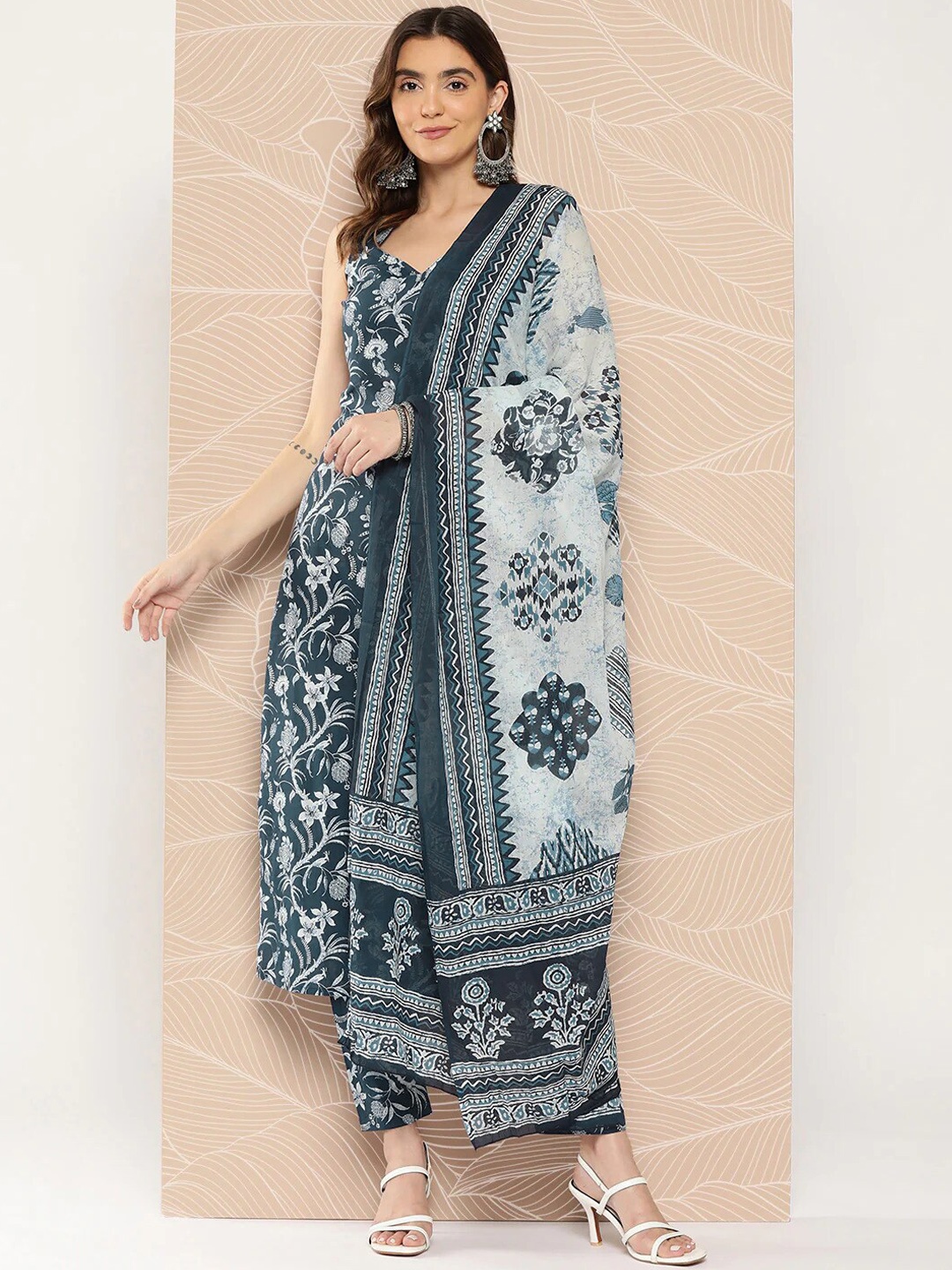 

KALINI Women Grey Regular Kurta with Trousers & With Dupatta