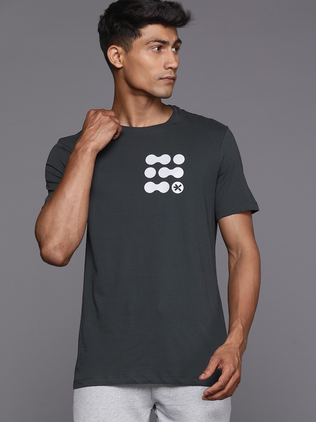 

HRX by Hrithik Roshan Men Pure Cotton Geometric Printed Yoga T-shirt, Grey