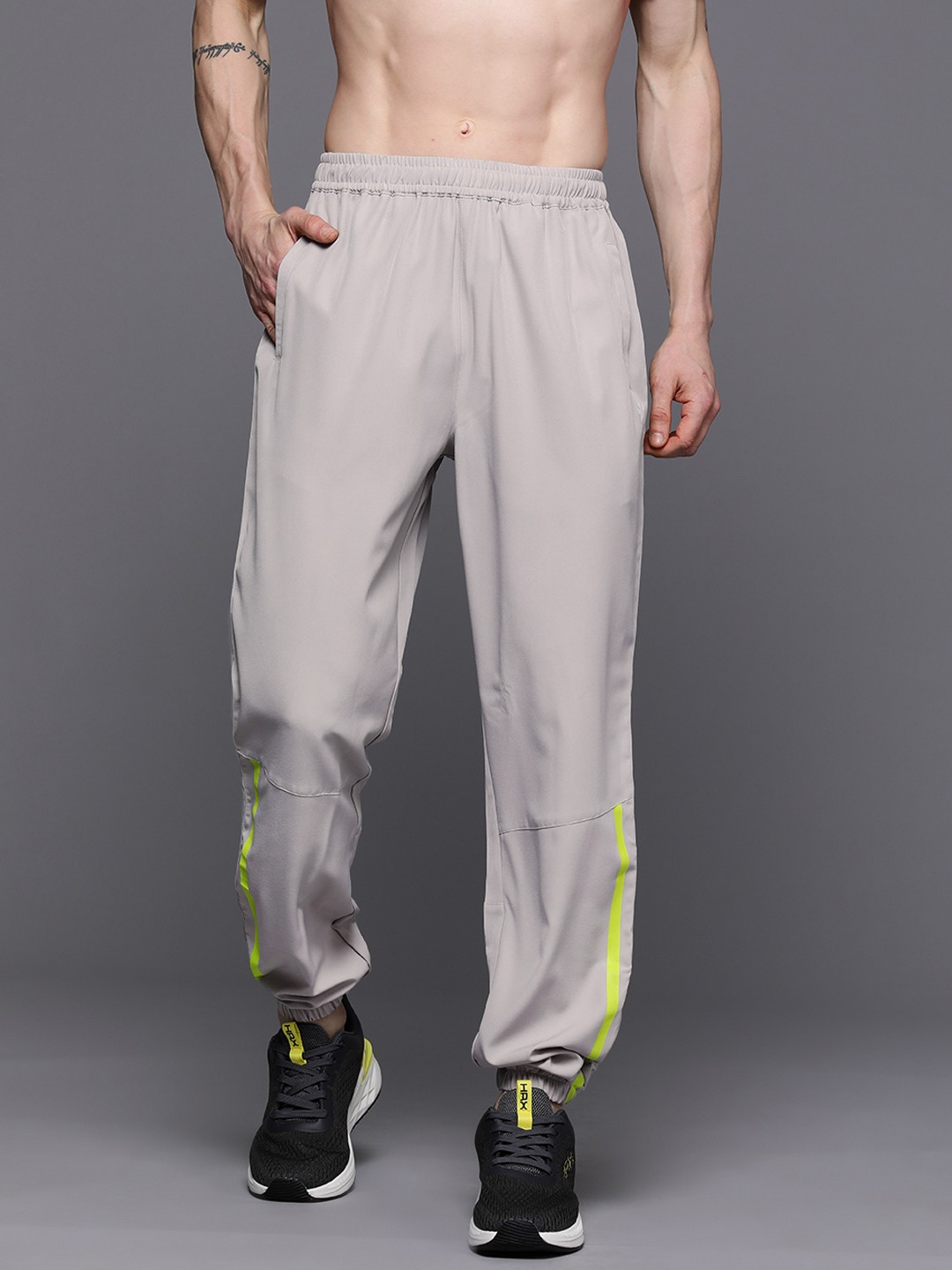 

HRX by Hrithik Roshan Men Rapid-Dry Training Joggers, Grey
