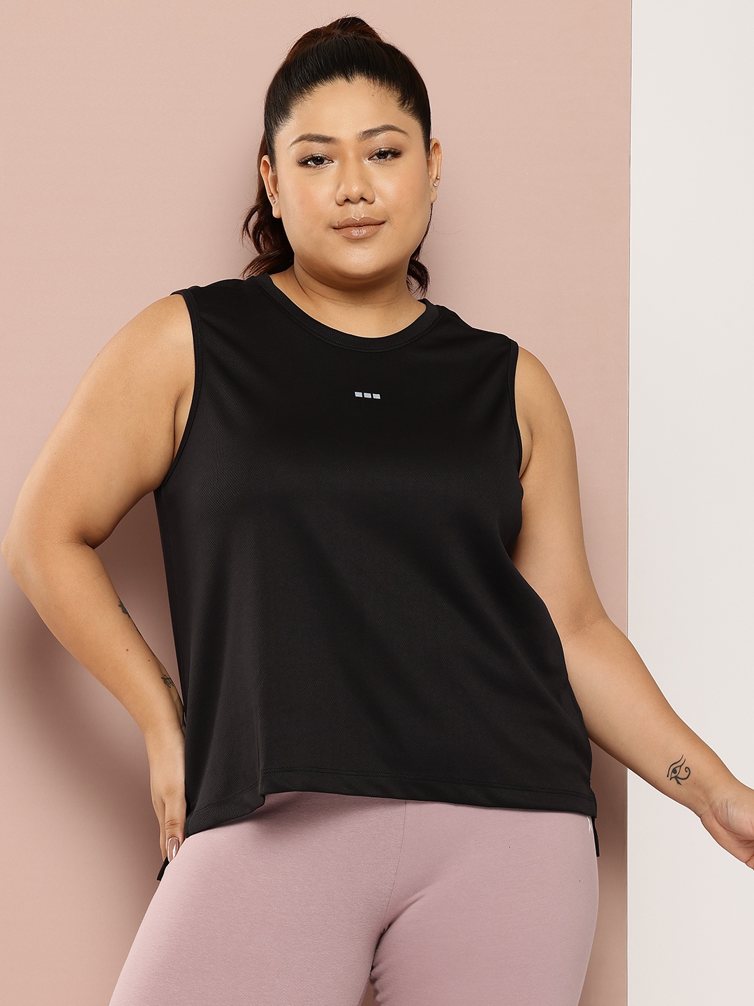 

Sztori Plus Size High-low Hem Reflective Detail T-shirt, Black