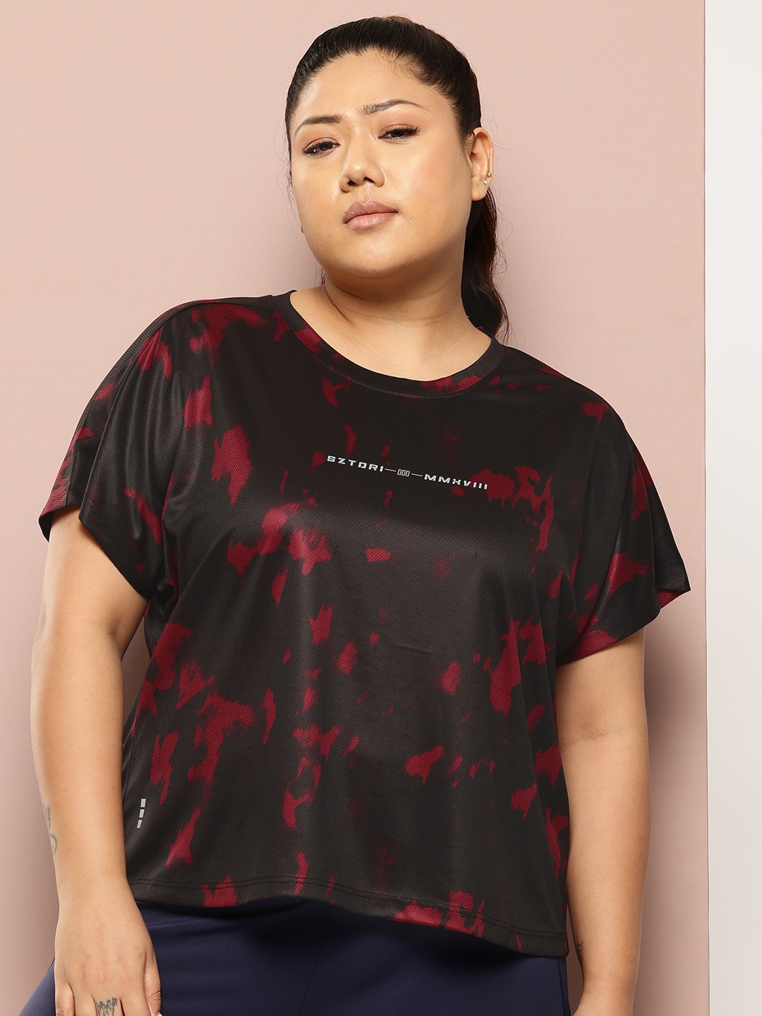 

Sztori Plus Size Printed Extended Sleeves T-shirt, Black