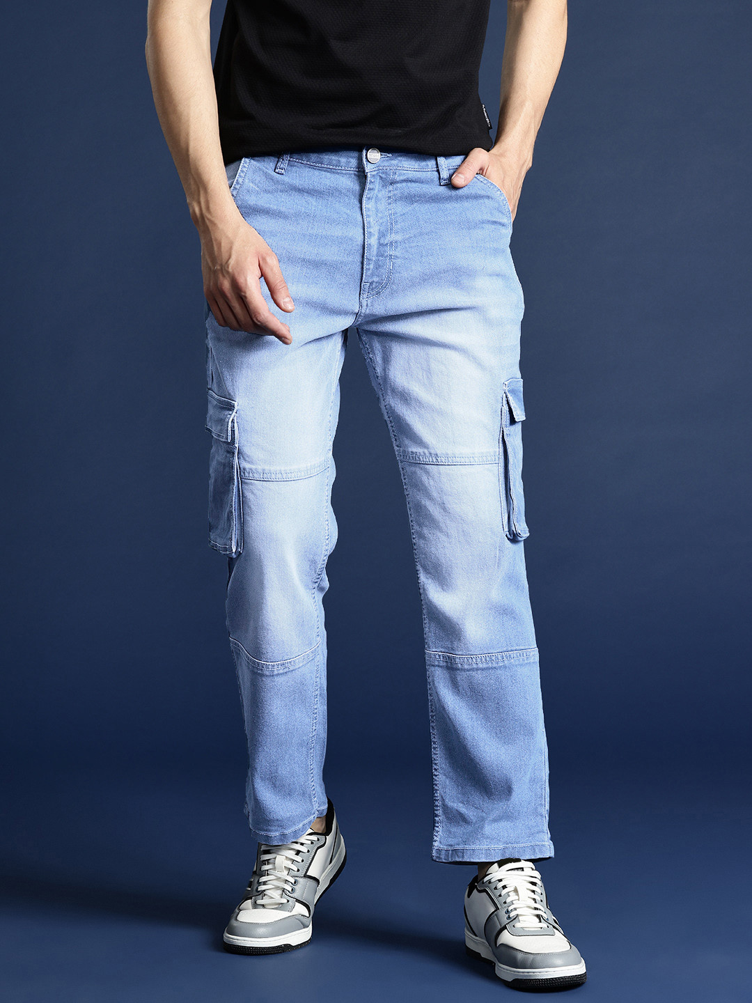 

Mast & Harbour Men Light Fade Cargo Jeans, Blue