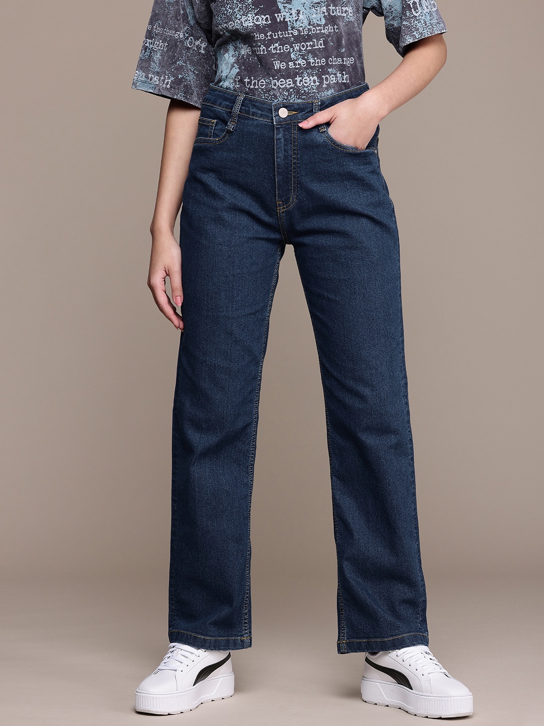 

The Roadster Life Co. Women Straight Fit High-Rise Light Fade Stretchable Jeans, Blue