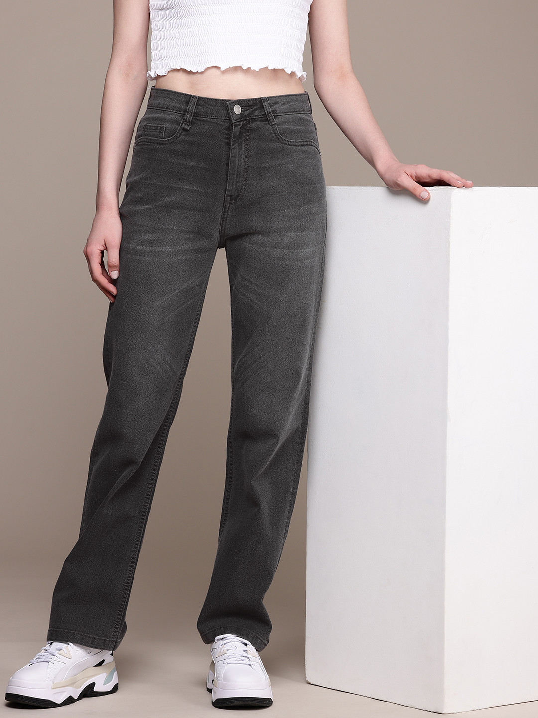 

The Roadster Life Co. Women Straight Fit High-Rise Light Fade Stretchable Jeans, Grey