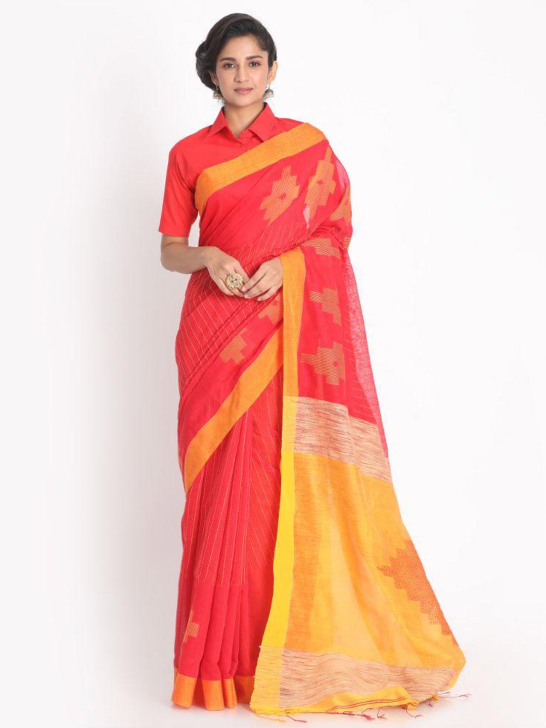 

Angoshobha Geometric Woven Design Silk Cotton Saree, Red