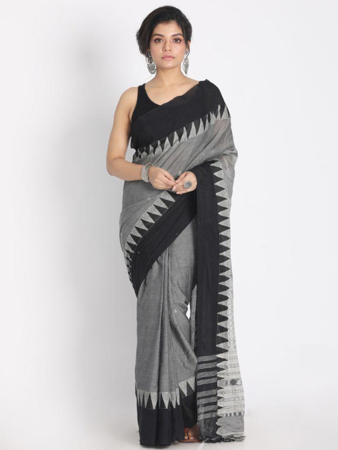 

Angoshobha Abstract Woven Design Pure Cotton Saree, Grey
