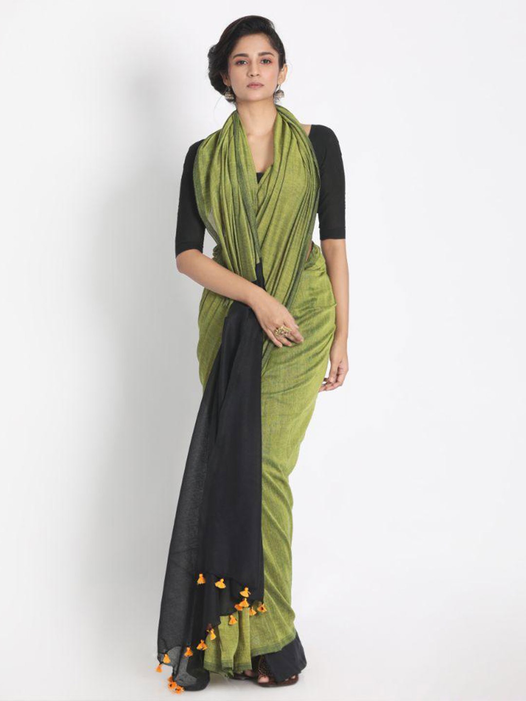 

Angoshobha Woven Design Pure Cotton Saree, Green