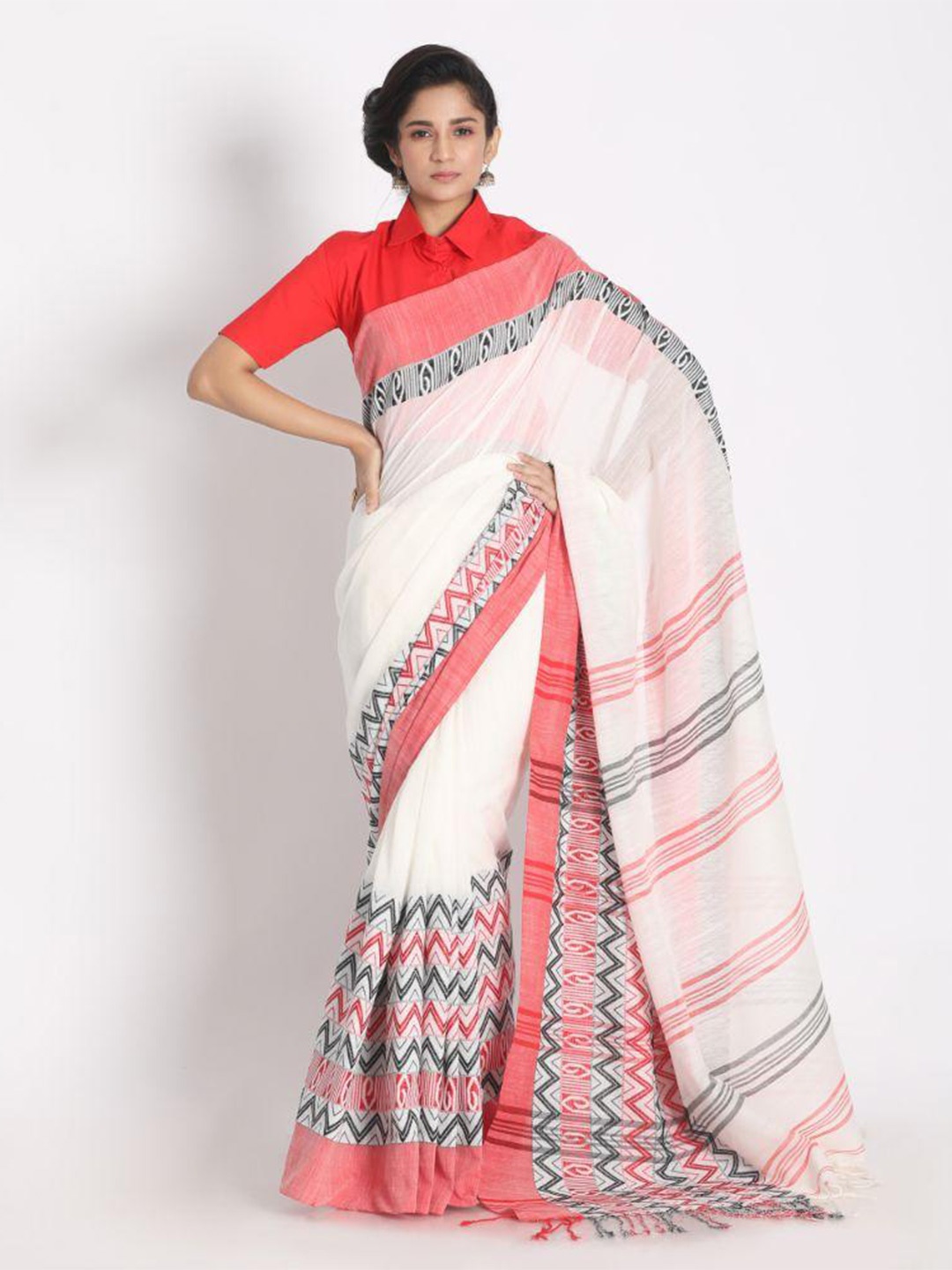 

Angoshobha Woven Design Pure Cotton Saree, White