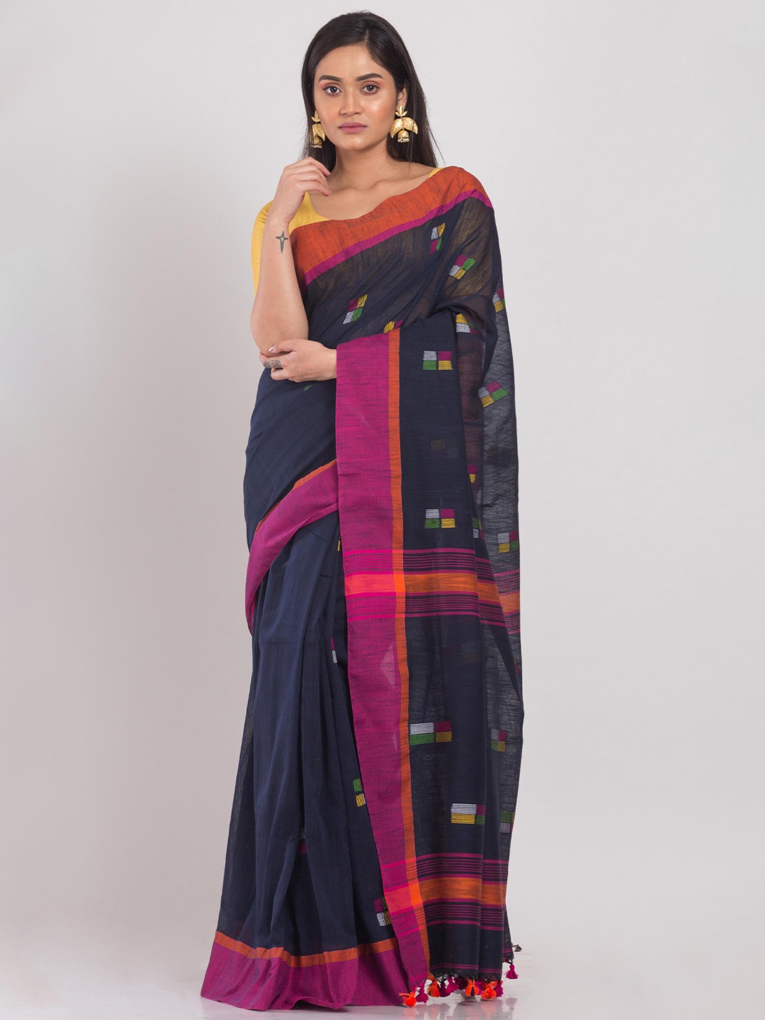 

Angoshobha Woven Design Pure Cotton Saree, Black