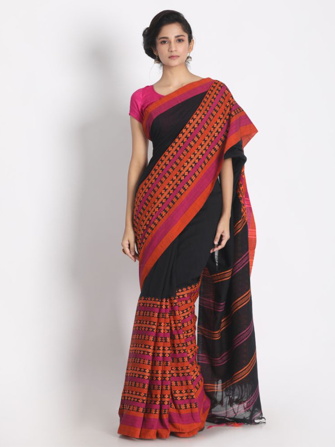 

Angoshobha Woven Design Pure Cotton Saree, Black