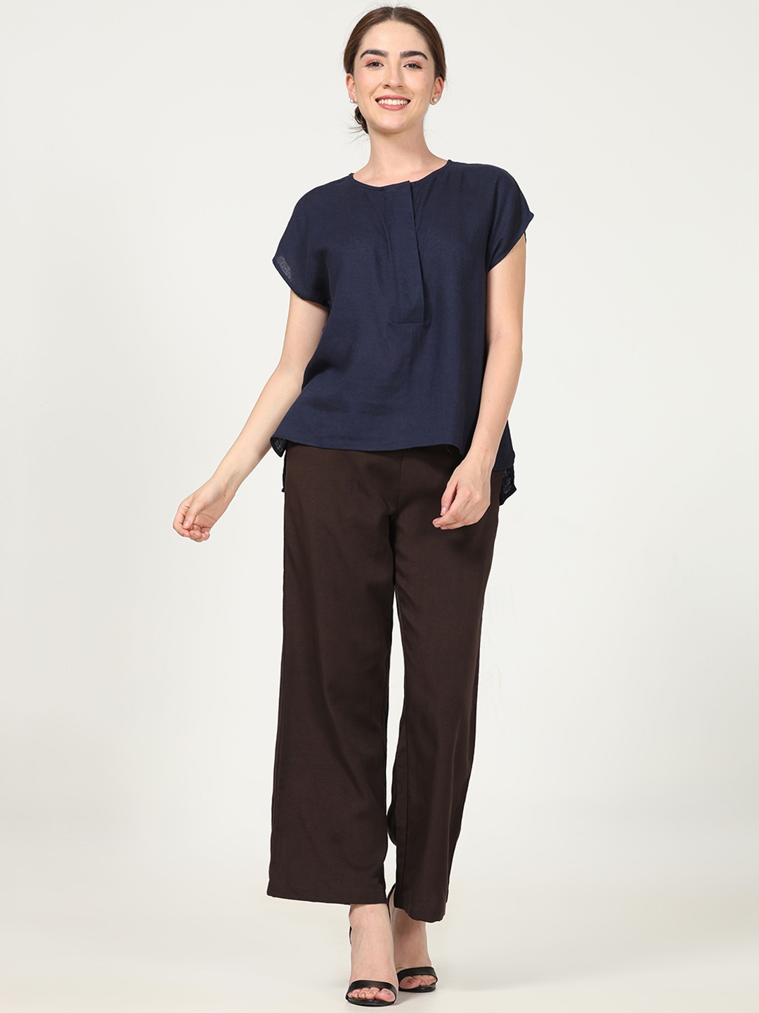 

Saltpetre Round Neck Linen Top & Mid-Rise Trouser, Navy blue