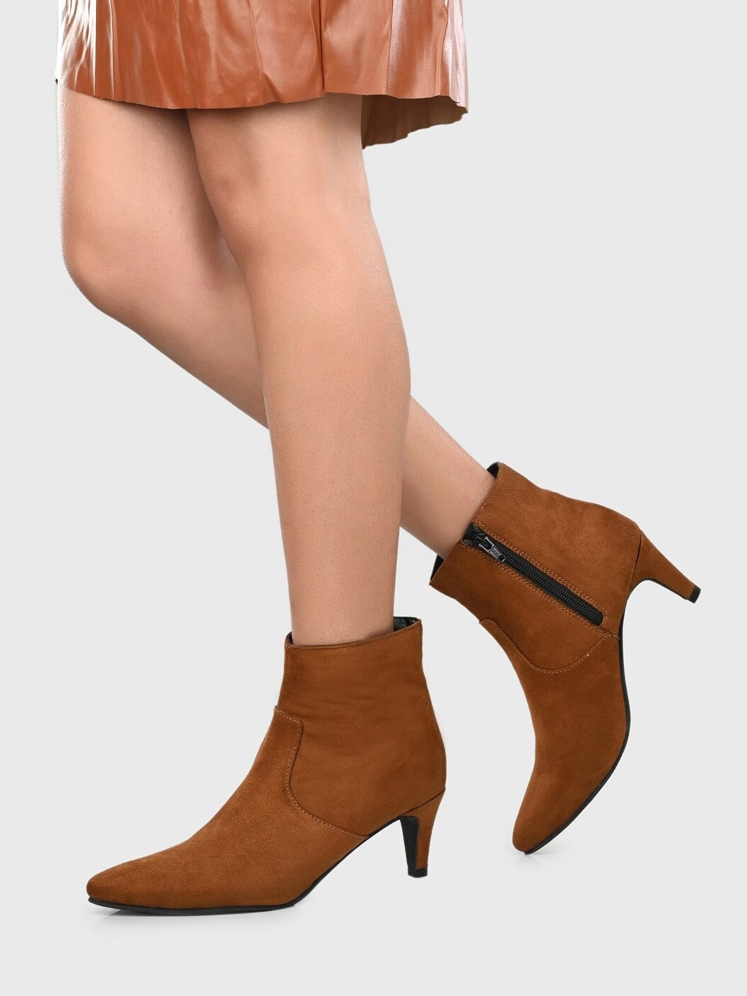 

MISEEN Women Pointed Toe Kitten Heeled Regular Boot, Tan