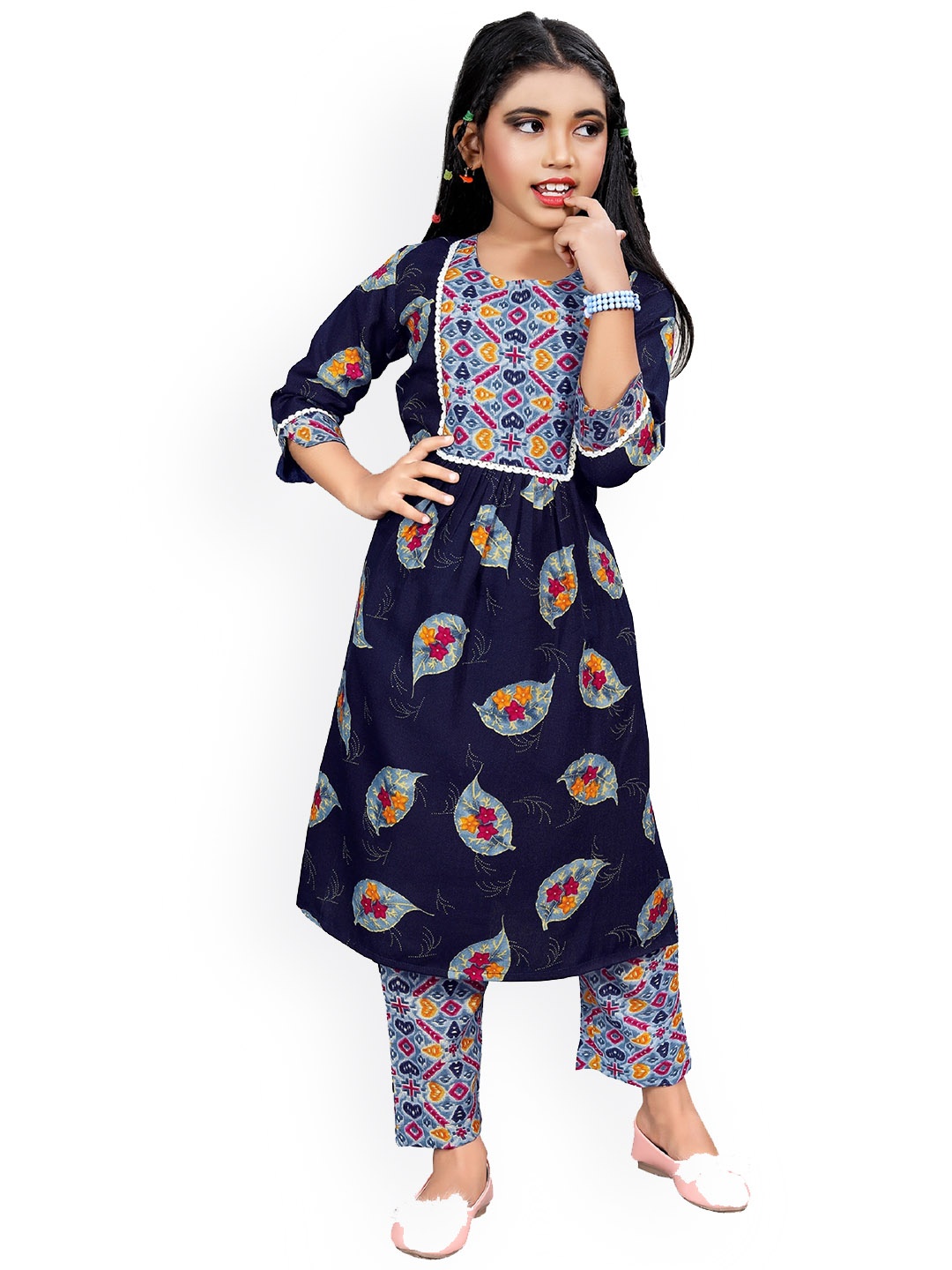 

BAESD Girls Floral Printed Regular Round Neck A-Line Kurta With Trousers, Blue