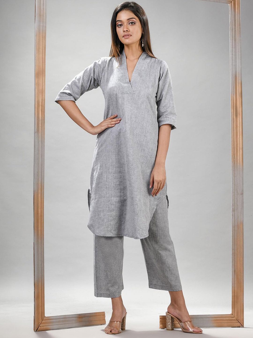 

Angoshobha Woven Design V-Neck Pure Cotton Straight Kurta with Palazzos, Silver