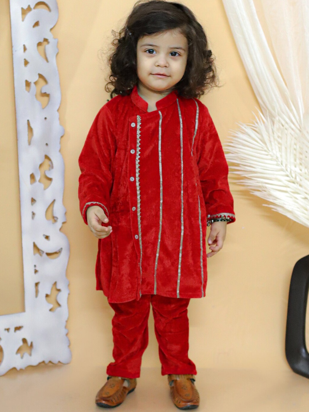 

BownBee Boys Ethnic Motifs Regular Kurta With Pyjamas, Red