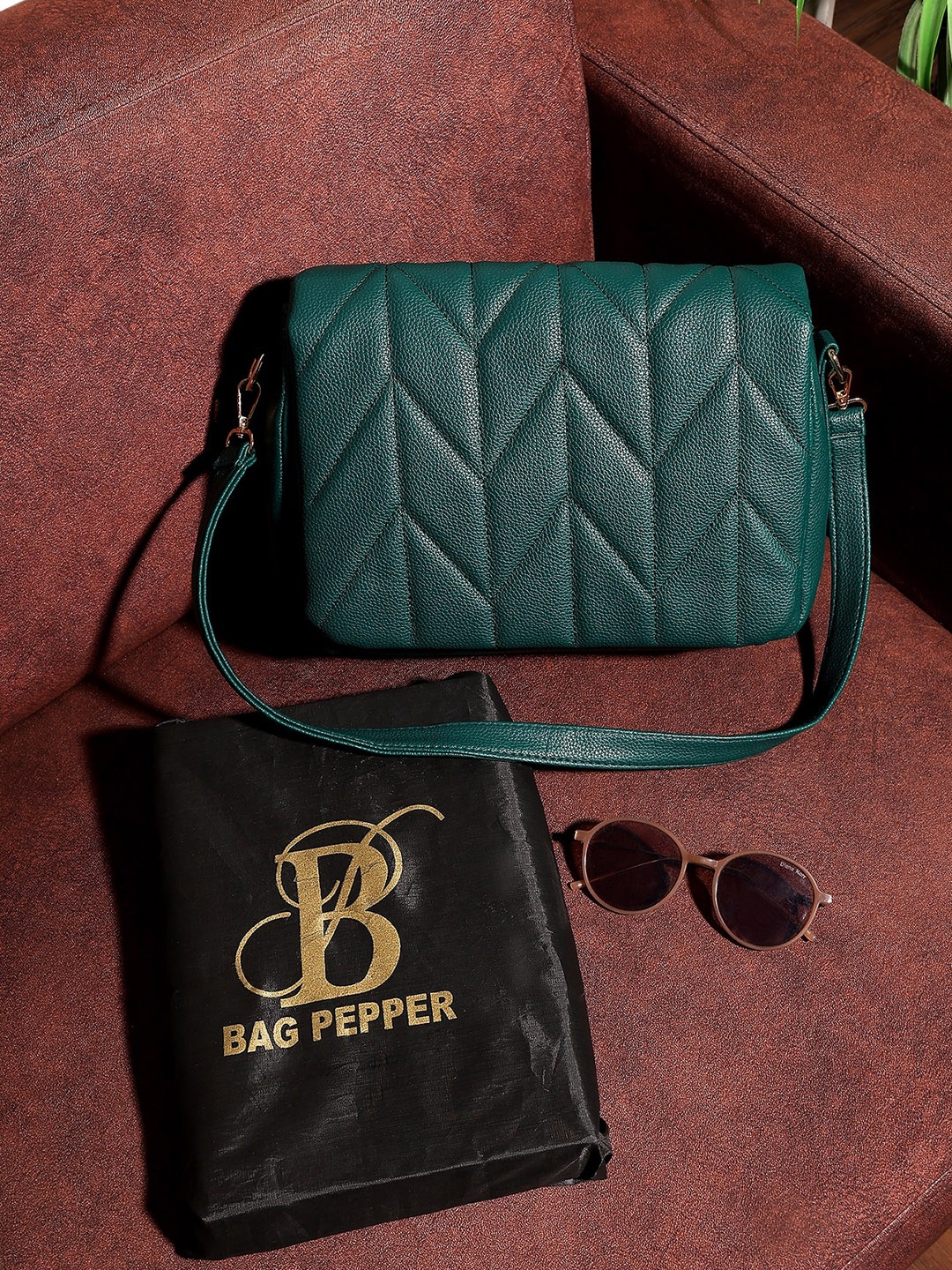 

Bag Pepper Quilted Structured Sling Bag, Green
