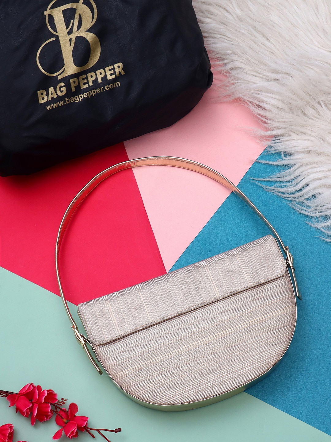 

Bag Pepper Textured Shoulder Bag, Silver