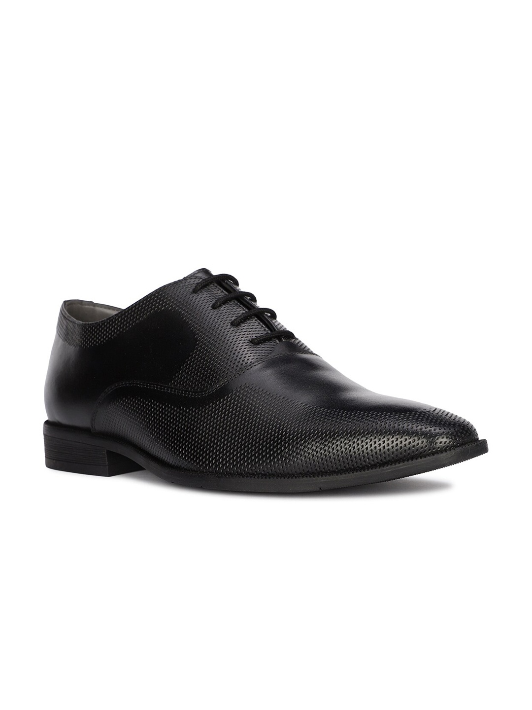 

Bata Men TARLY Textured Leather Formal Oxfords, Black