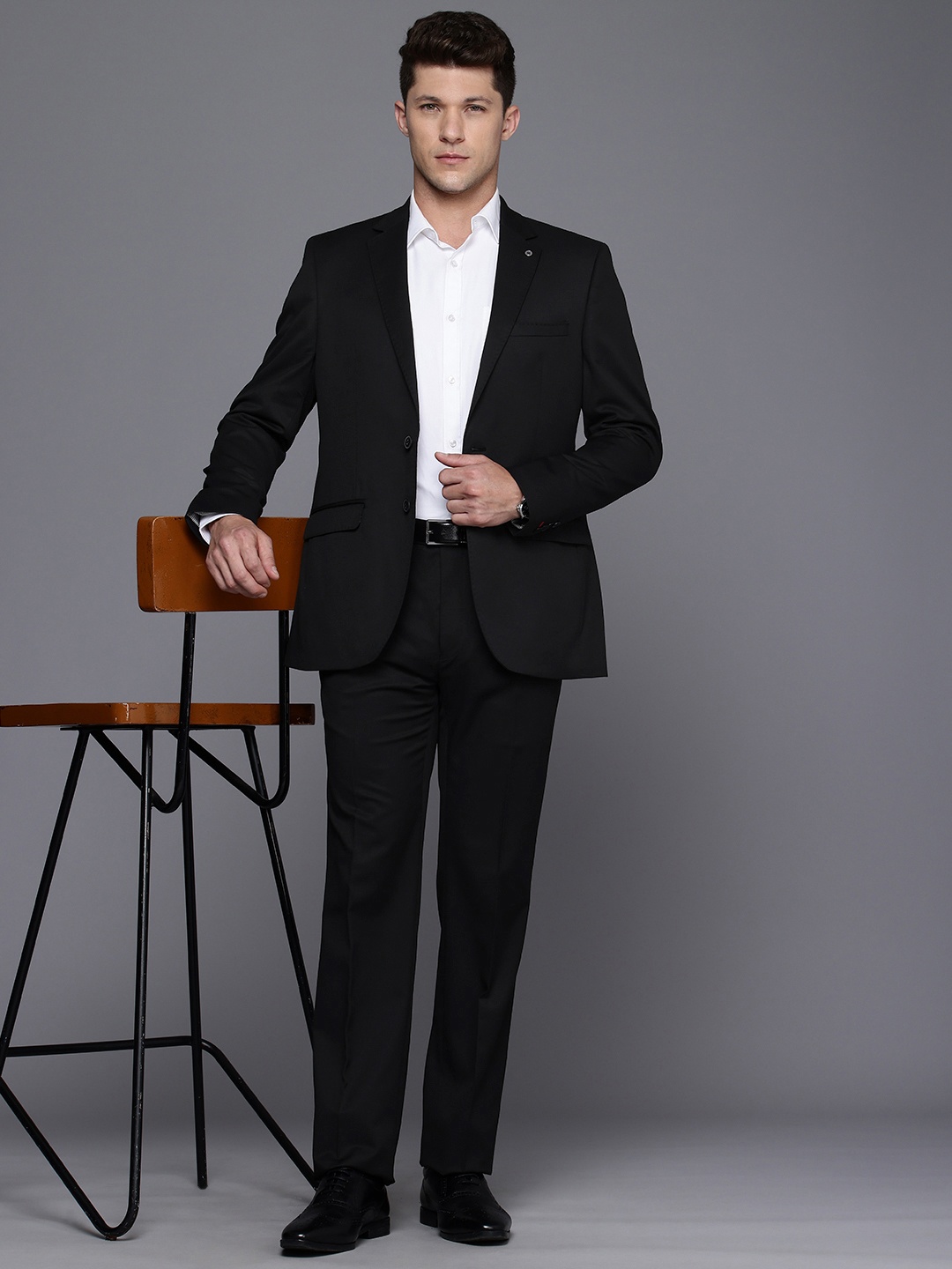 

Raymond Single Breasted Formal Blazer and Trousers, Black