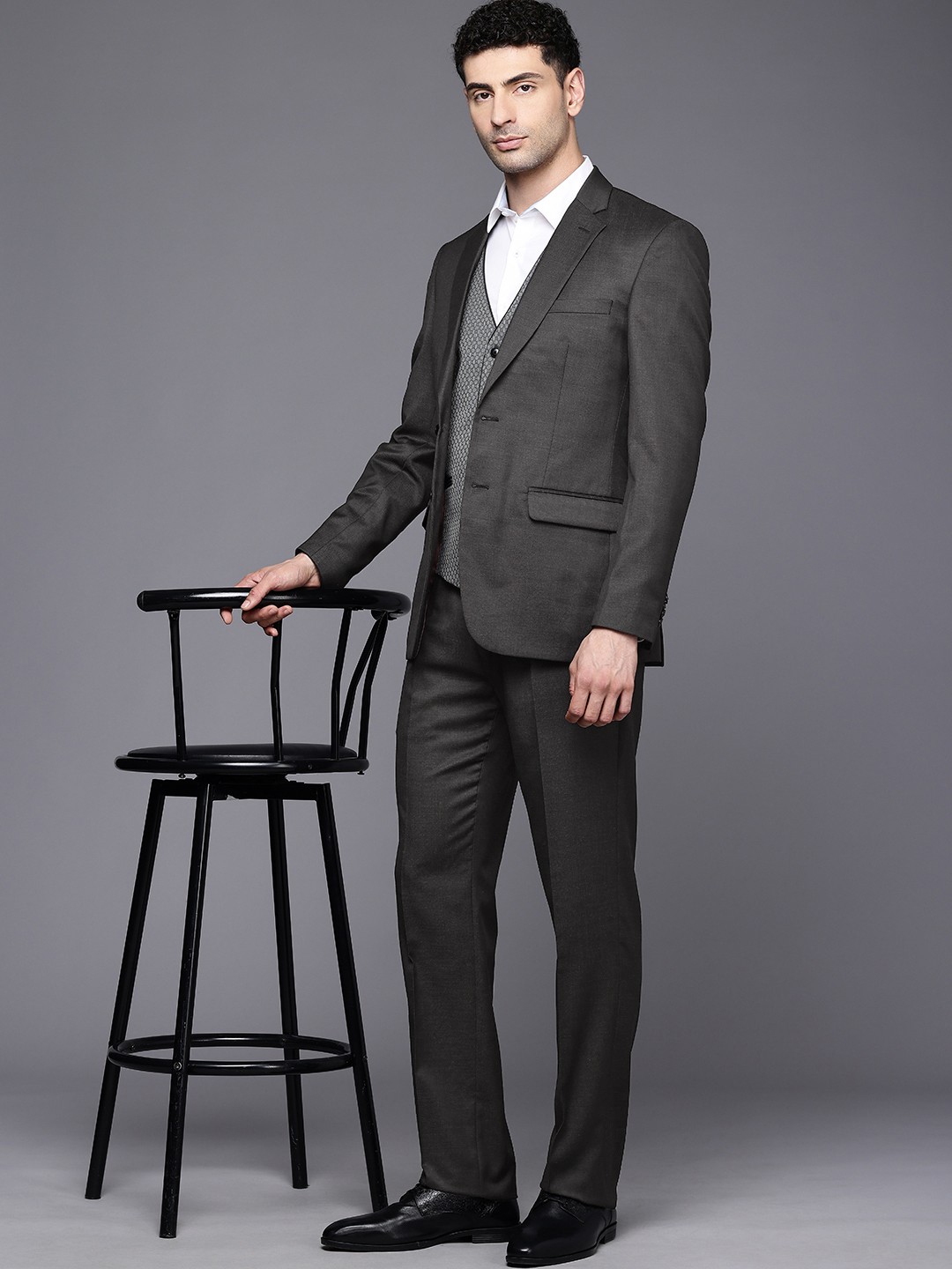 

Raymond Single Breasted Contemporary Fit 3 Piece Formal Suits, Grey