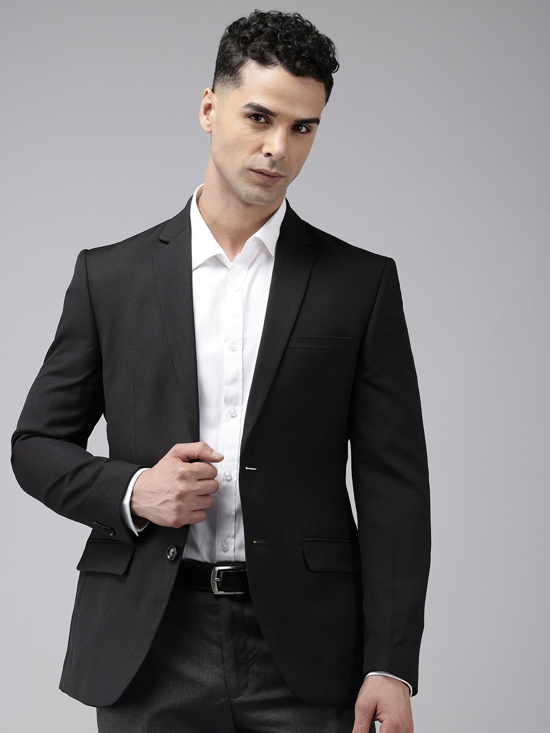

Park Avenue Solid Slim Fit Blazer, Black