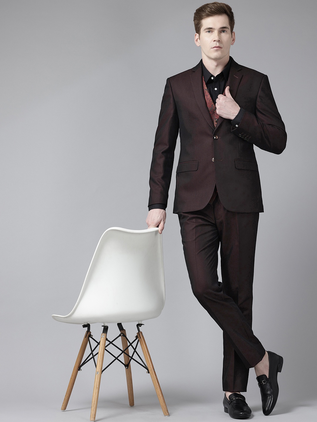 

Park Avenue Self Design Super Slim Fit Single-Breasted 3-Piece Party Suit, Maroon