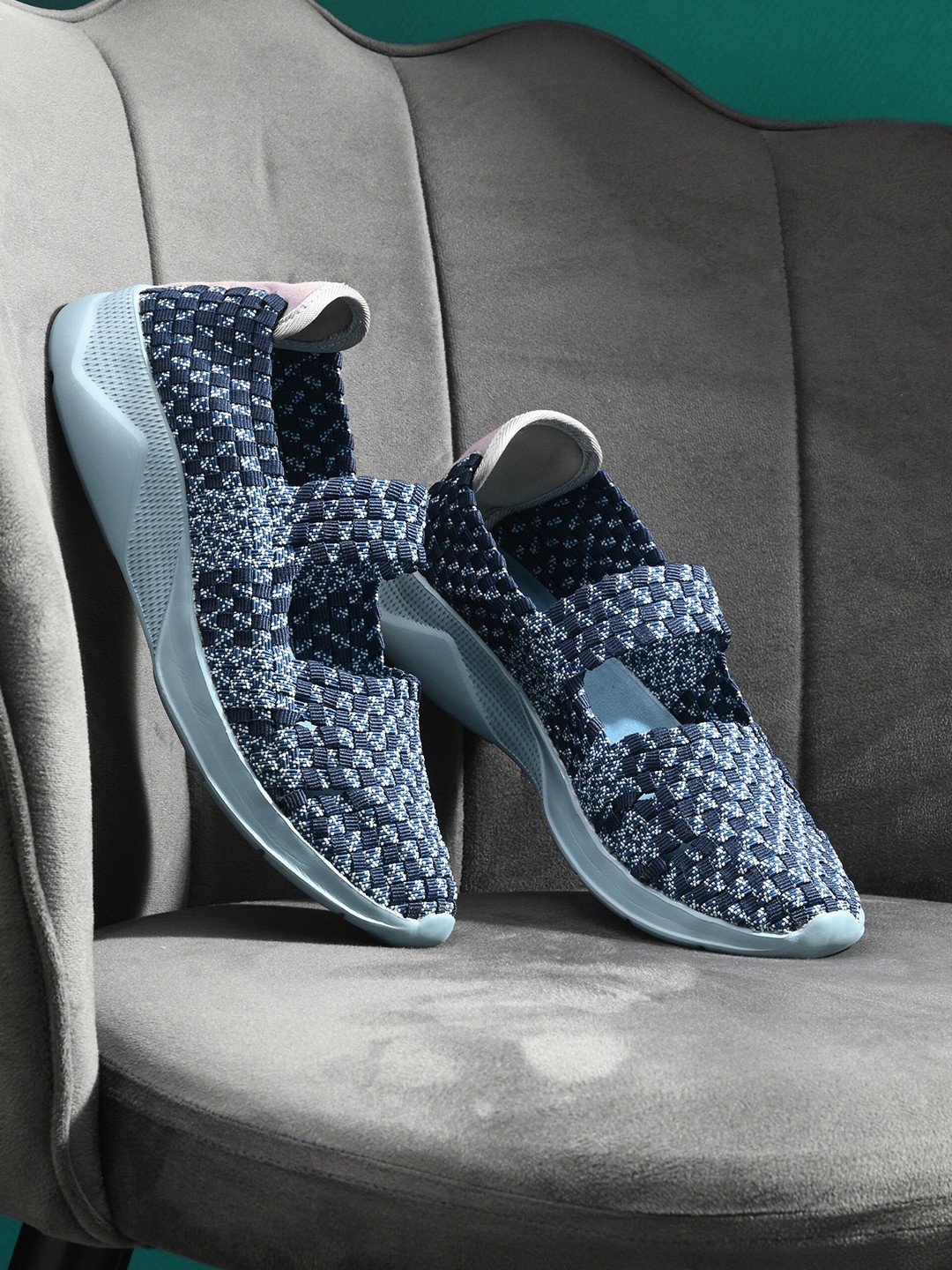 

HRX by Hrithik Roshan Blue Women Textured Walking Shoes
