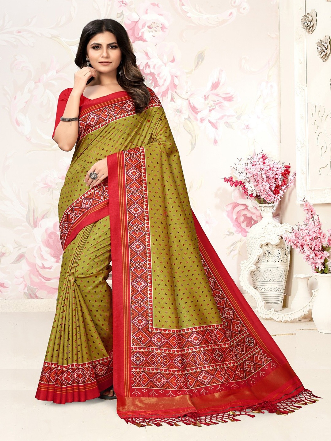 

ARYZE Ethnic Motifs Zari Saree, Olive