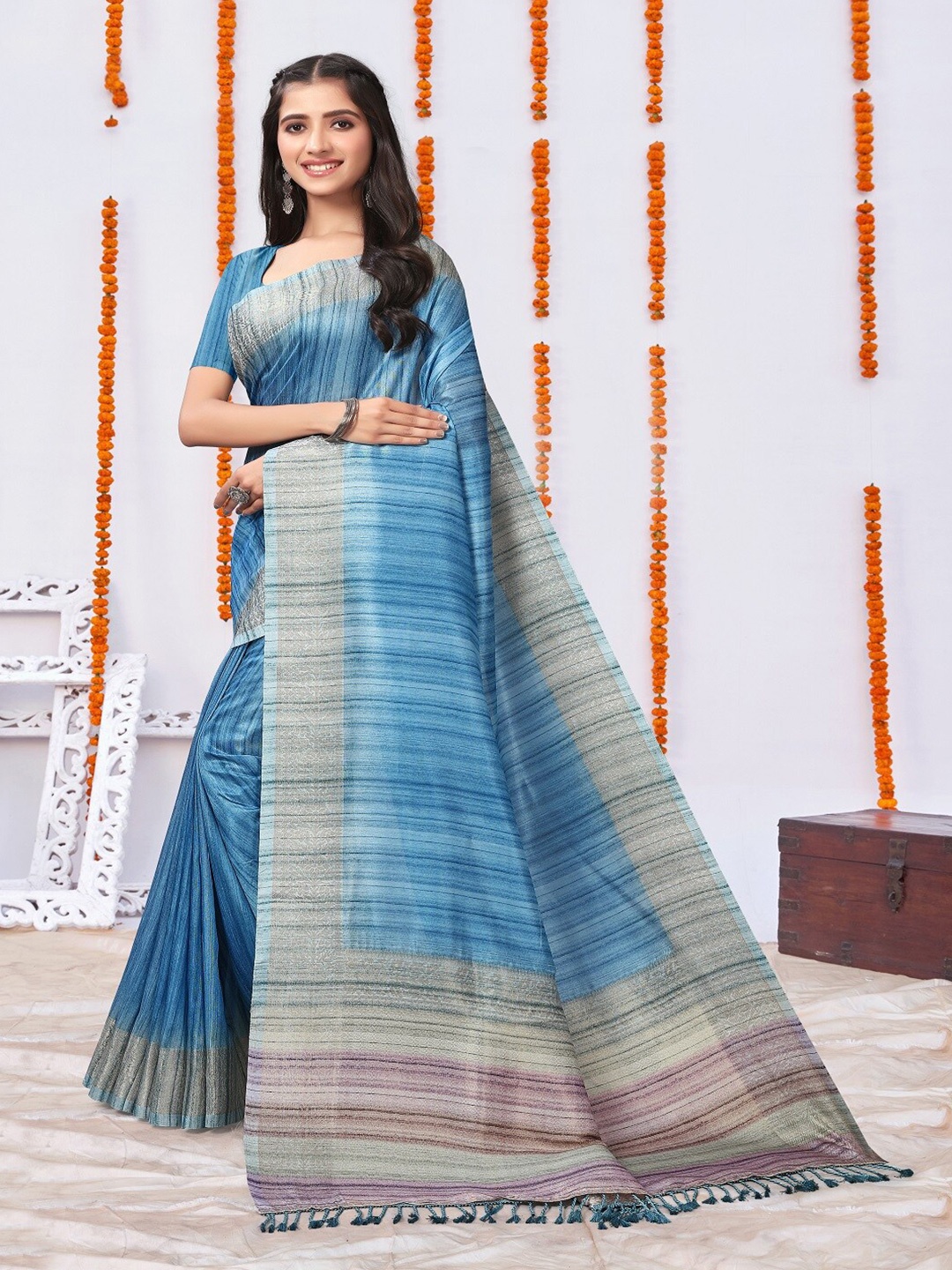 

ARYZE Striped Zari Printed Saree, Blue