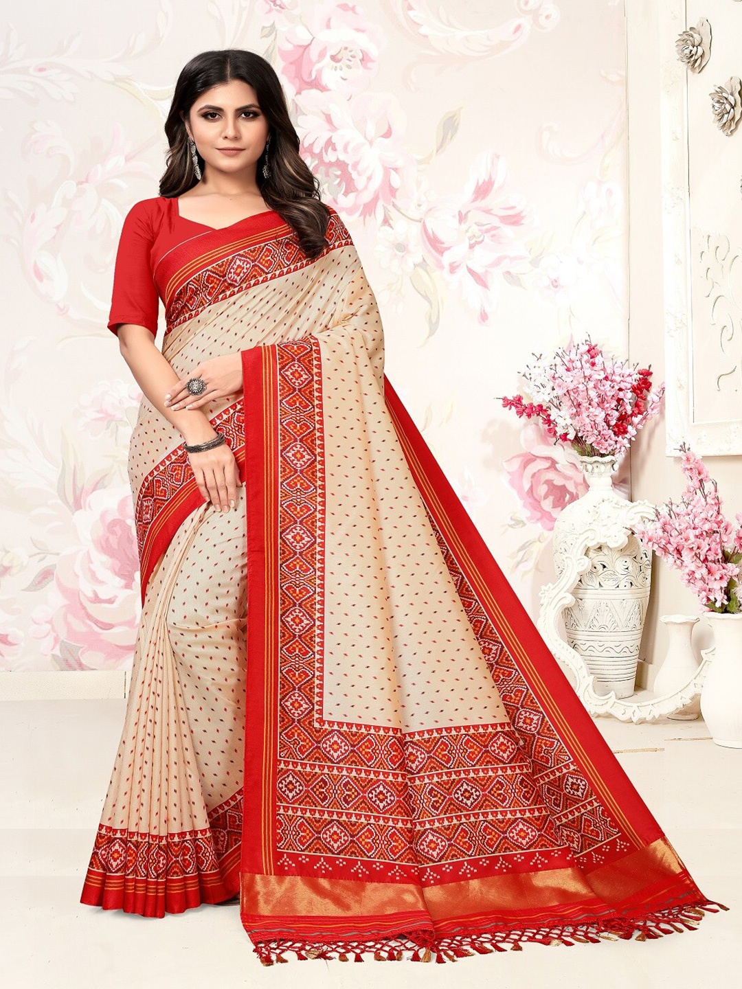 

ARYZE Ethnic Motifs Zari Printed Saree, Cream