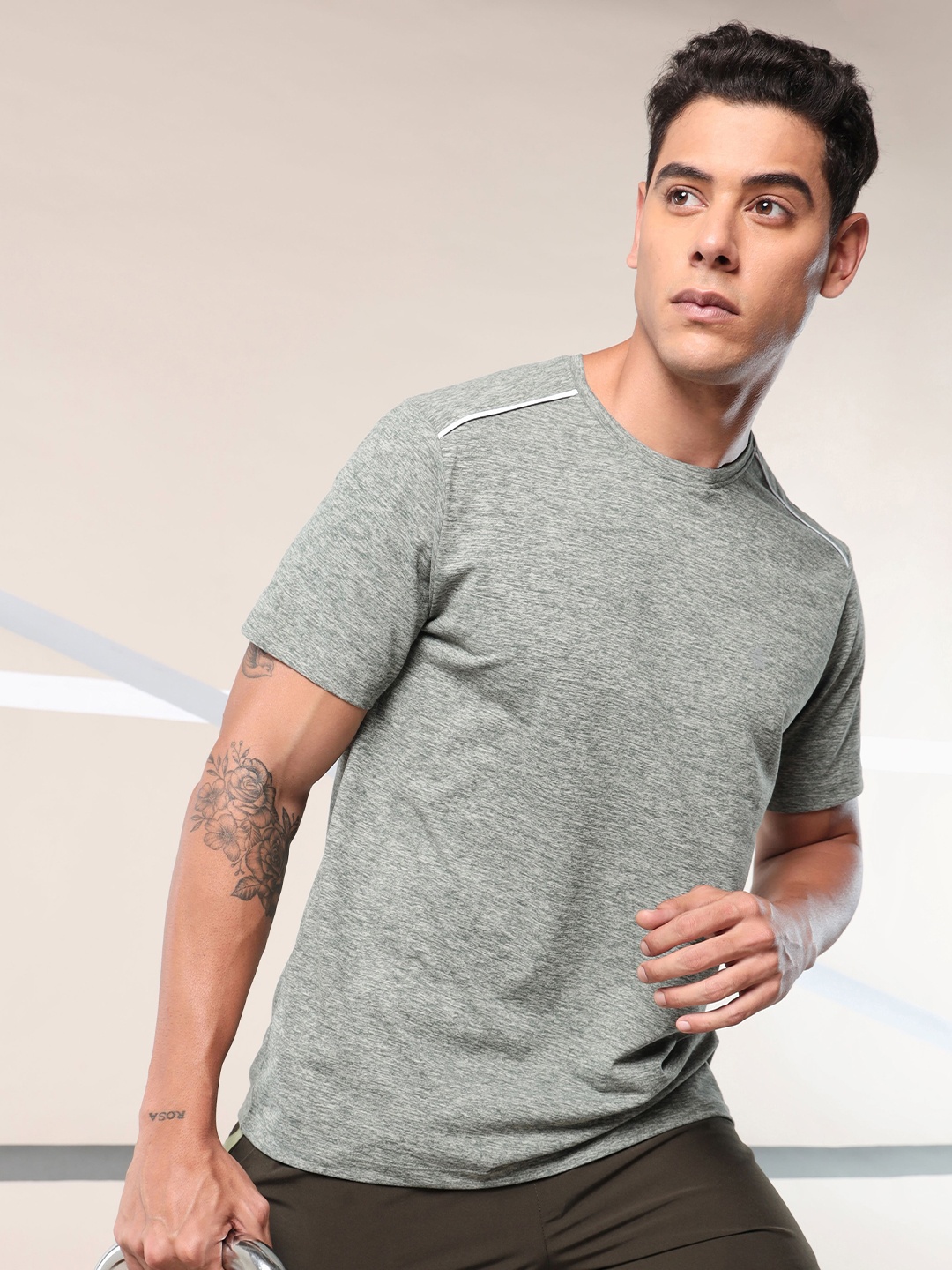 

CULT Move All Day Comfortech T-shirt, Olive