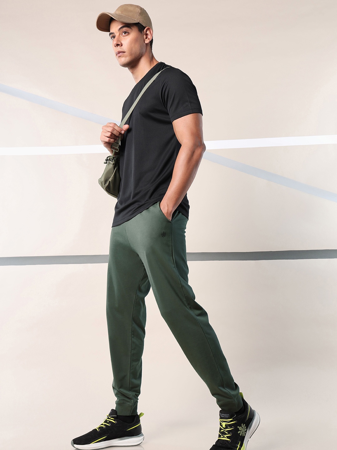 

CULT The Essential All Day Joggers, Olive