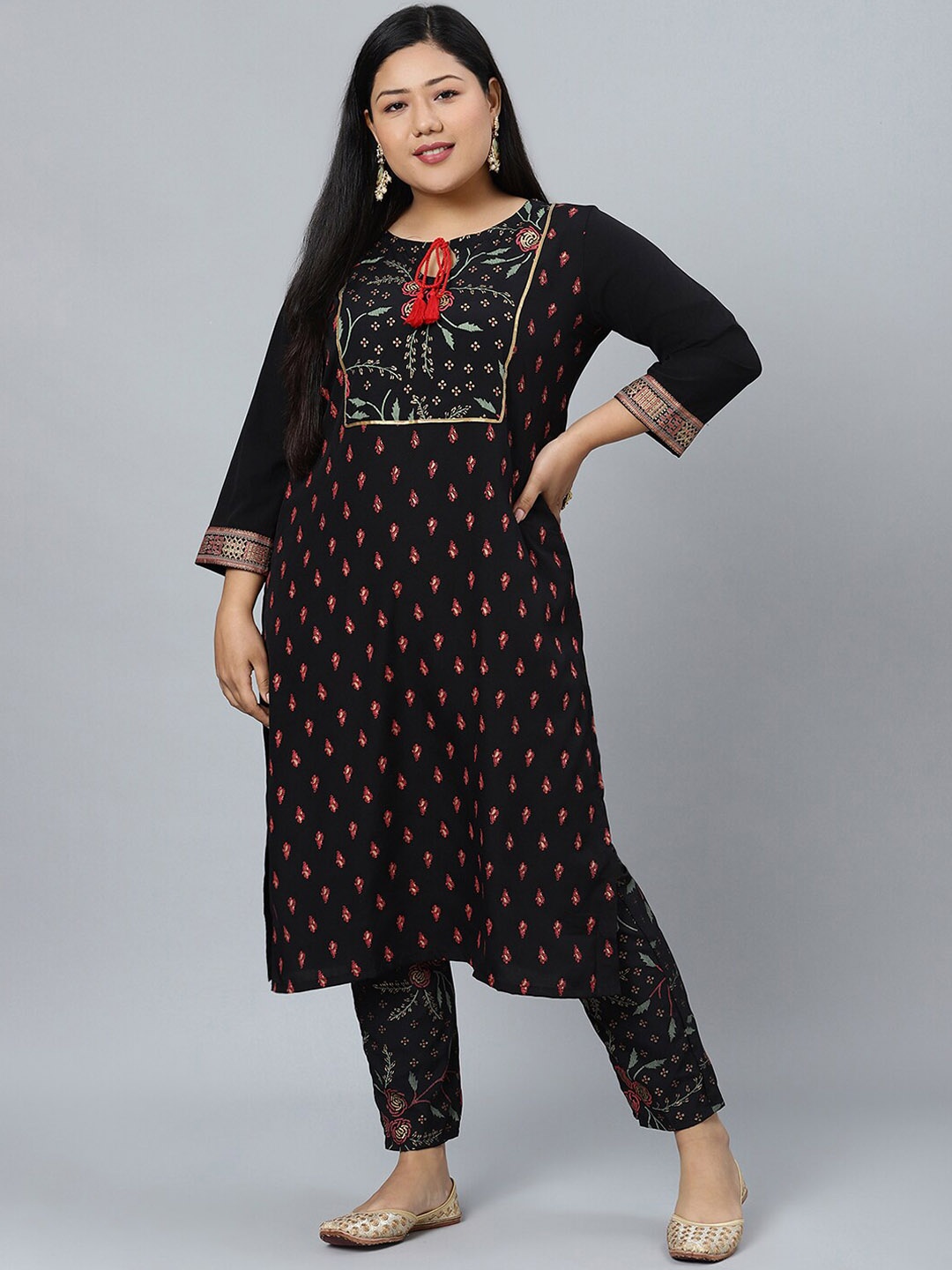 

Sztori Plus Size Floral Printed Keyhole Neck Straight Kurta with Trousers, Black