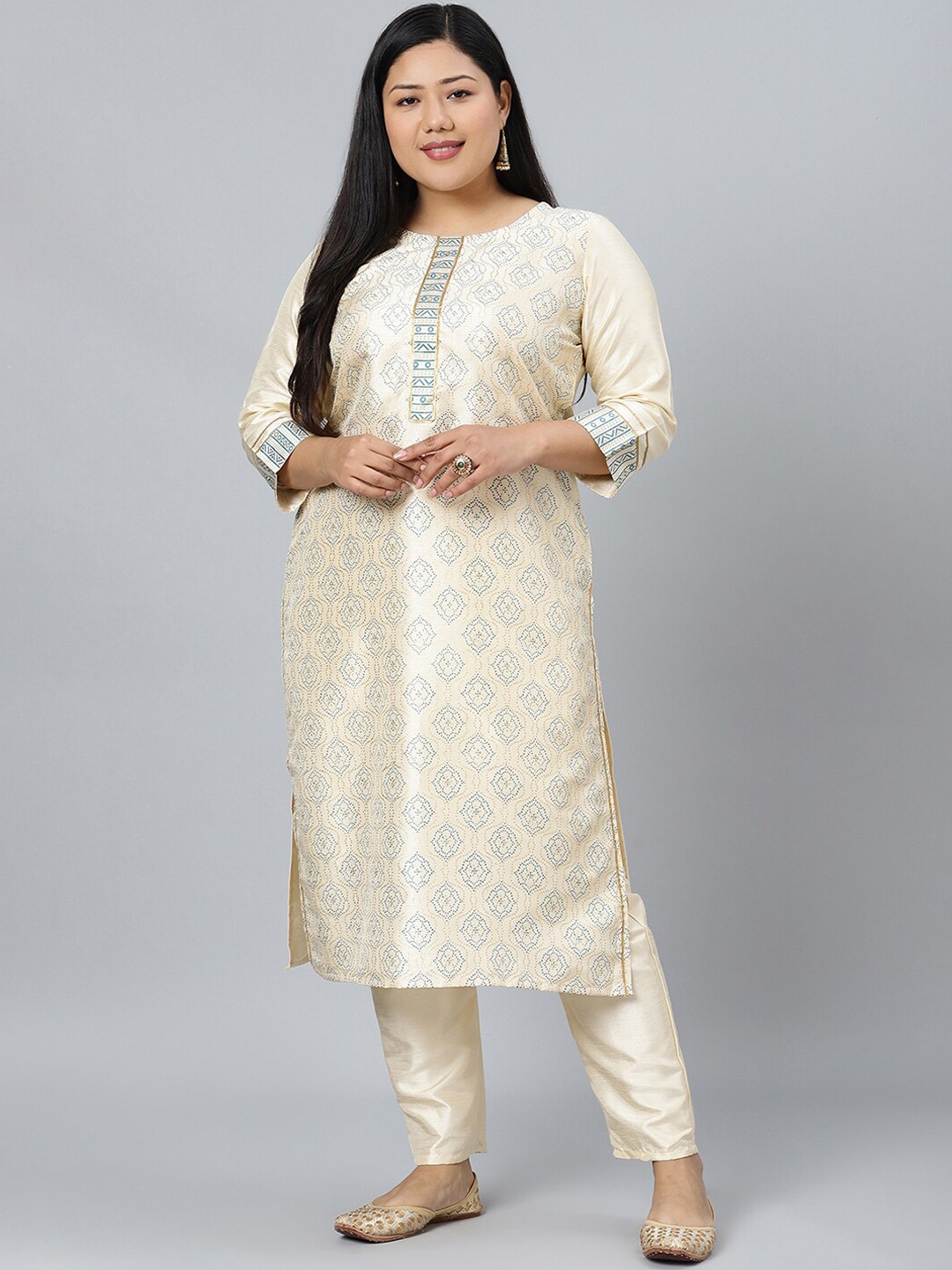

Sztori Plus Size Ethnic Motifs Printed Round Neck Straight Kurta with Trousers, Cream