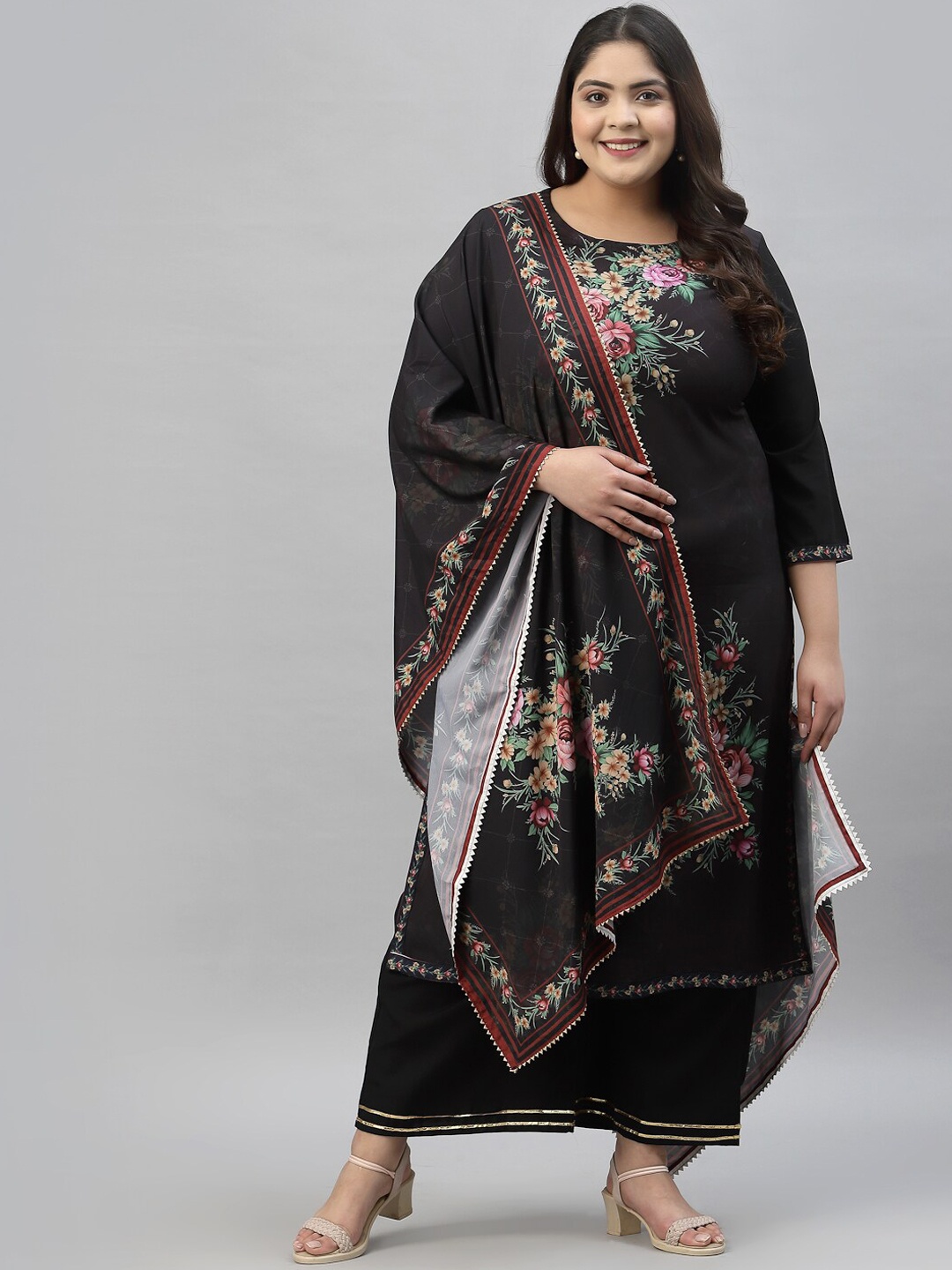 

Sztori Plus Size Floral Printed Round Neck Straight Kurta with Palazzos & With Dupatta, Black