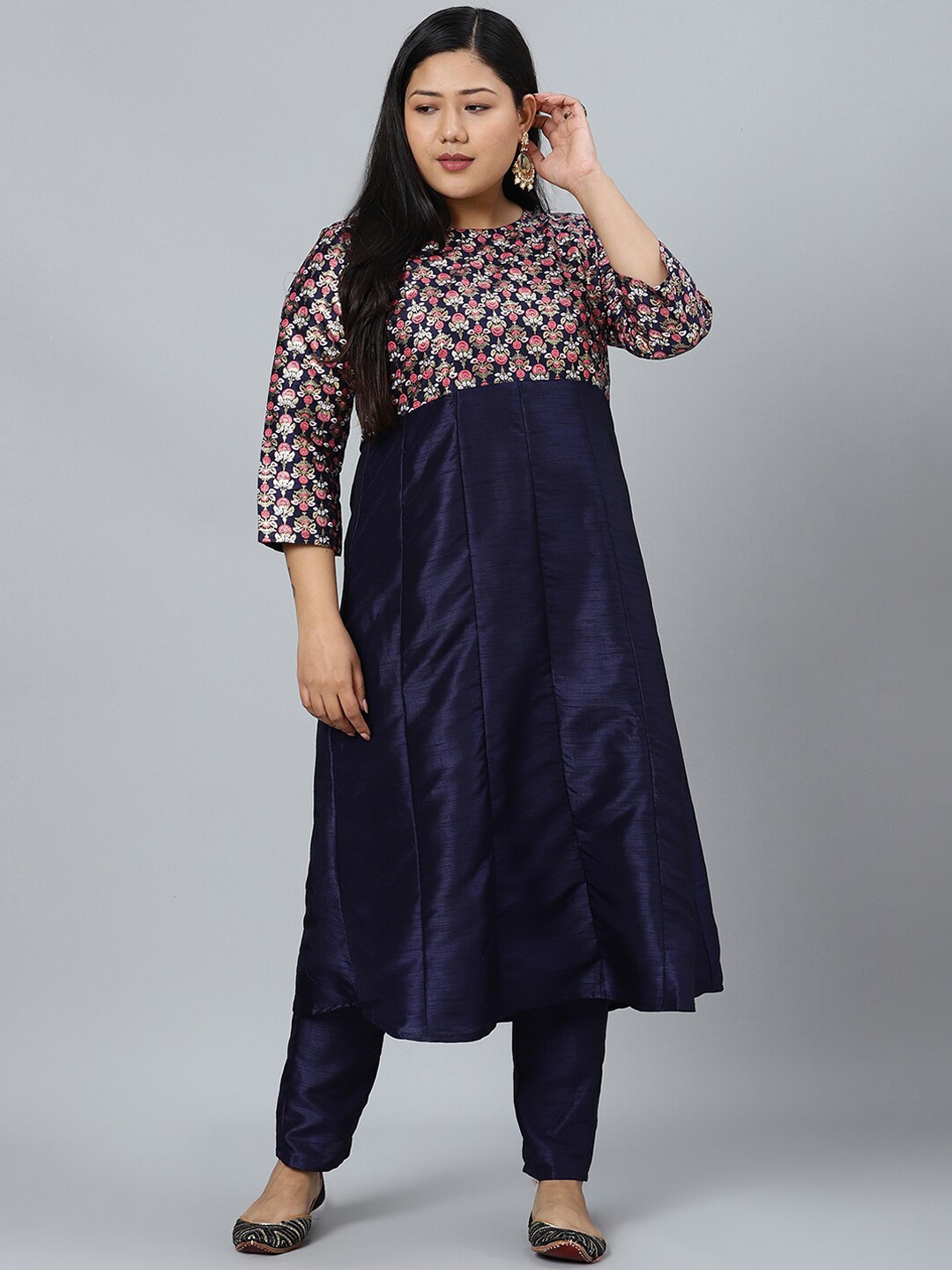 

Sztori Ethnic Motifs Printed Regular Kurta with Trousers, Navy blue