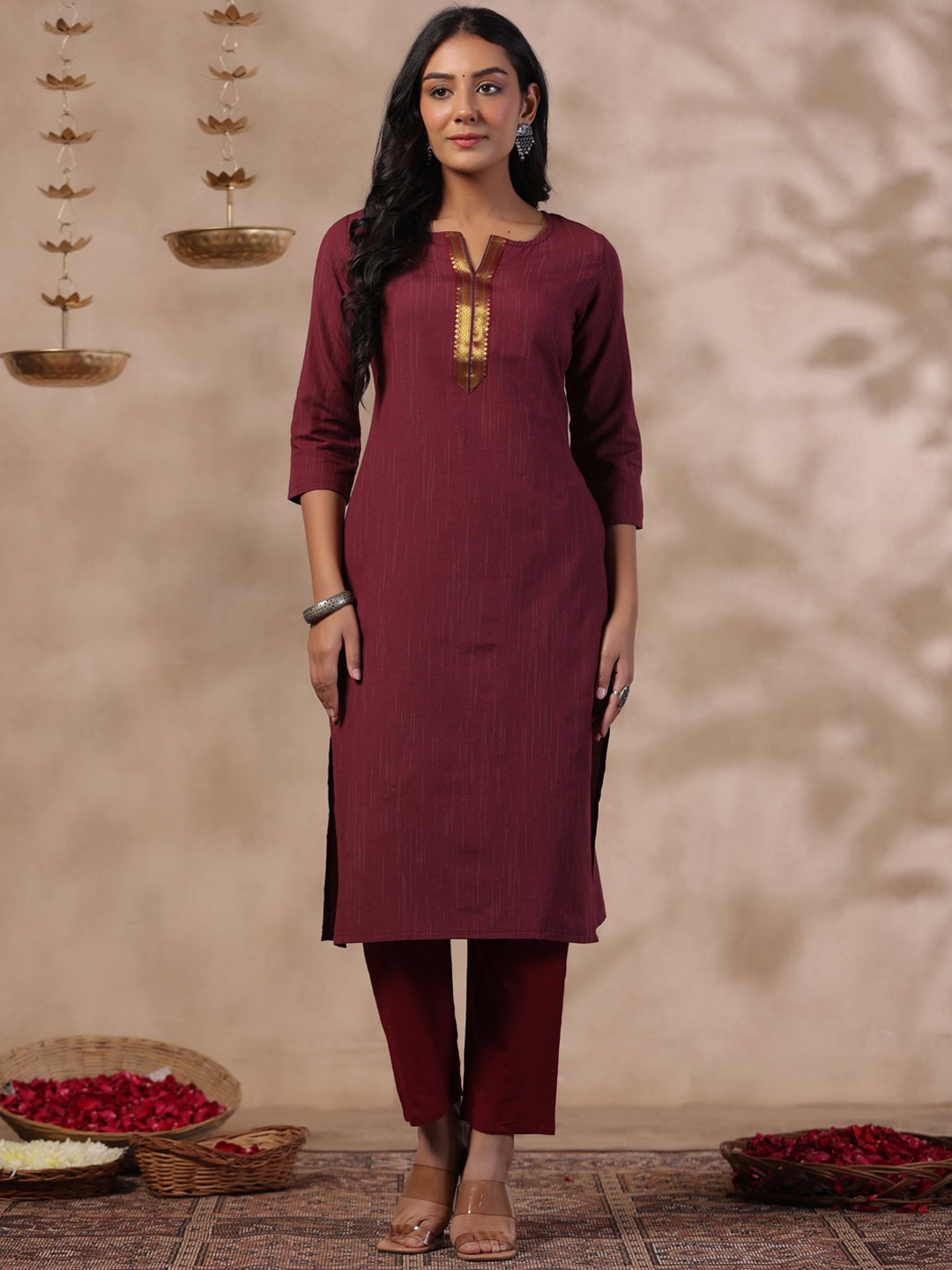 

Anubhutee Embellished Notch Neckline Straight Cotton Kurta, Maroon