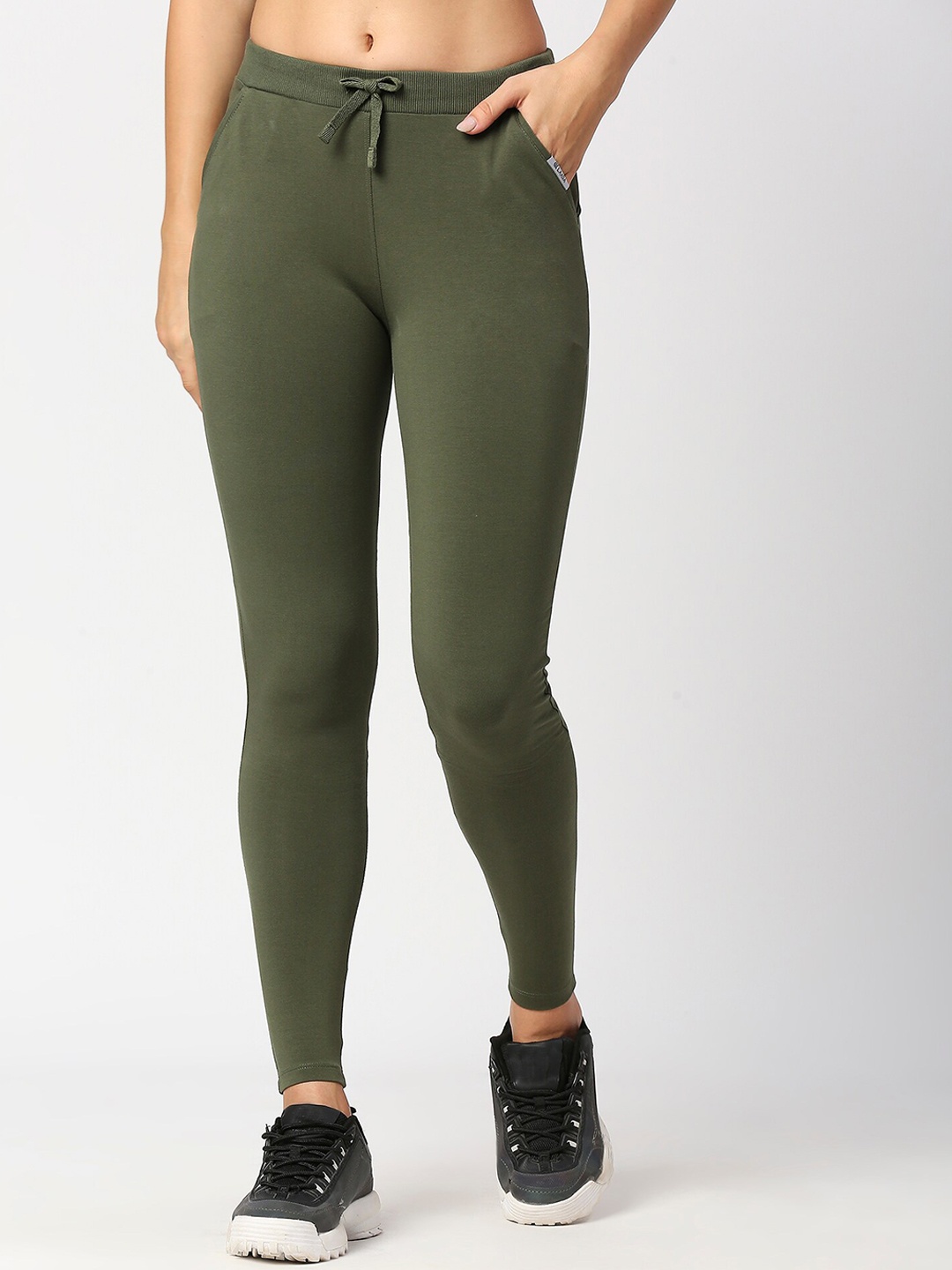 

LAASA SPORTS Women Slim-Fit Ankle-Length Gym Tights, Green