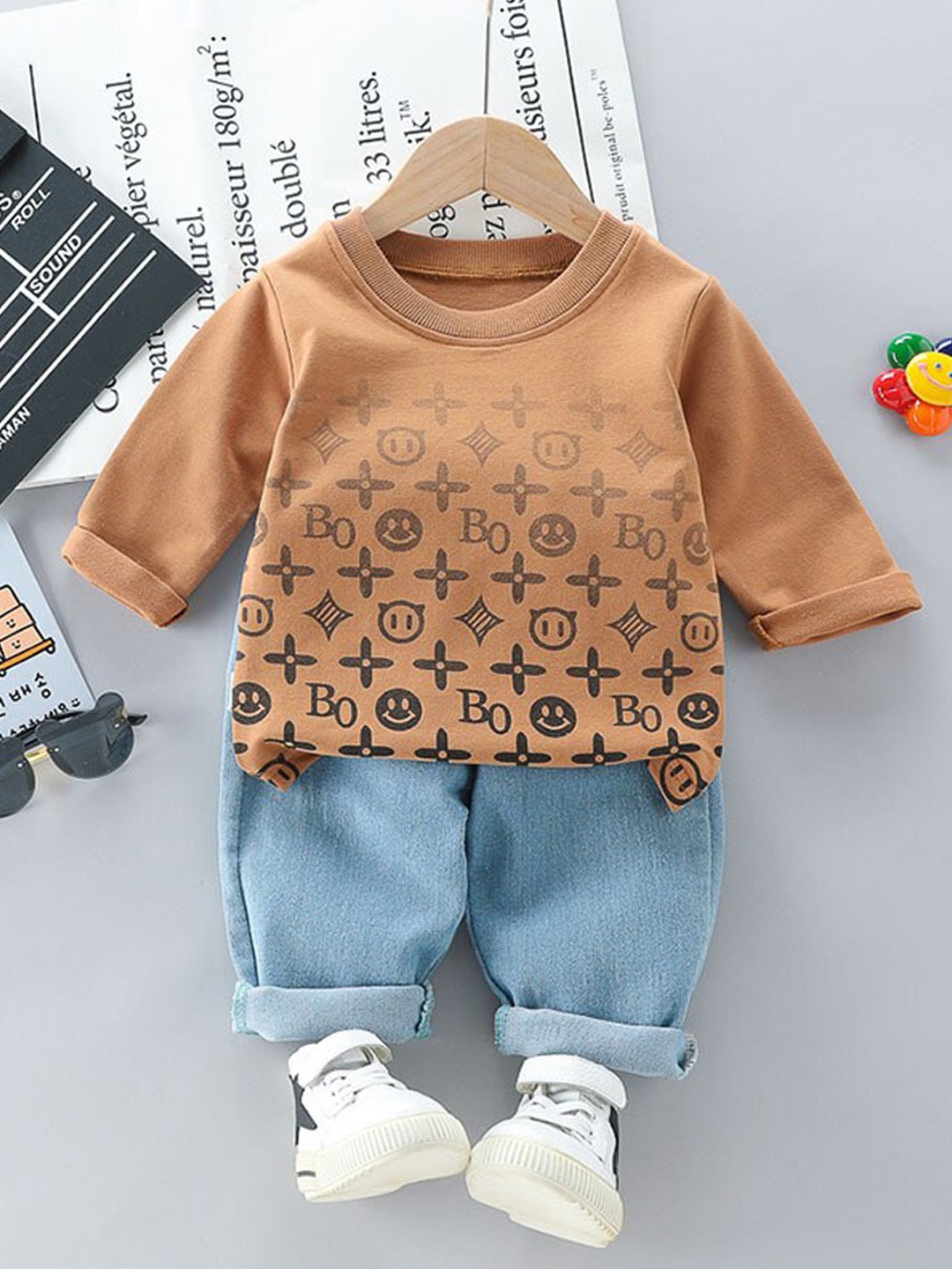 

HERE&NOW Boys Printed Pure Cotton T-shirt with Denim Jeans, Brown